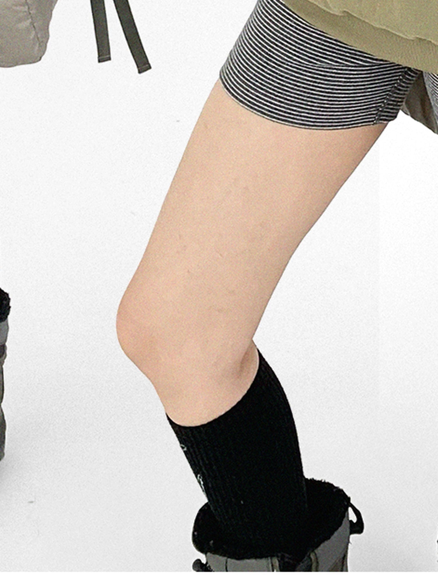 Cotton Elastic Sleeve Round Neck Embroidered Logo Sweatshirt