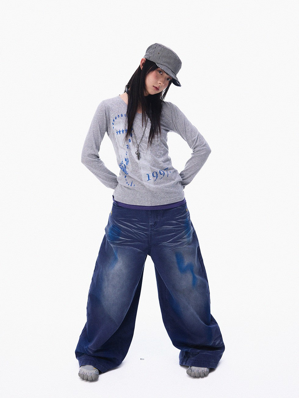 innomoood Distressed Print Colorblock V-neck Women&