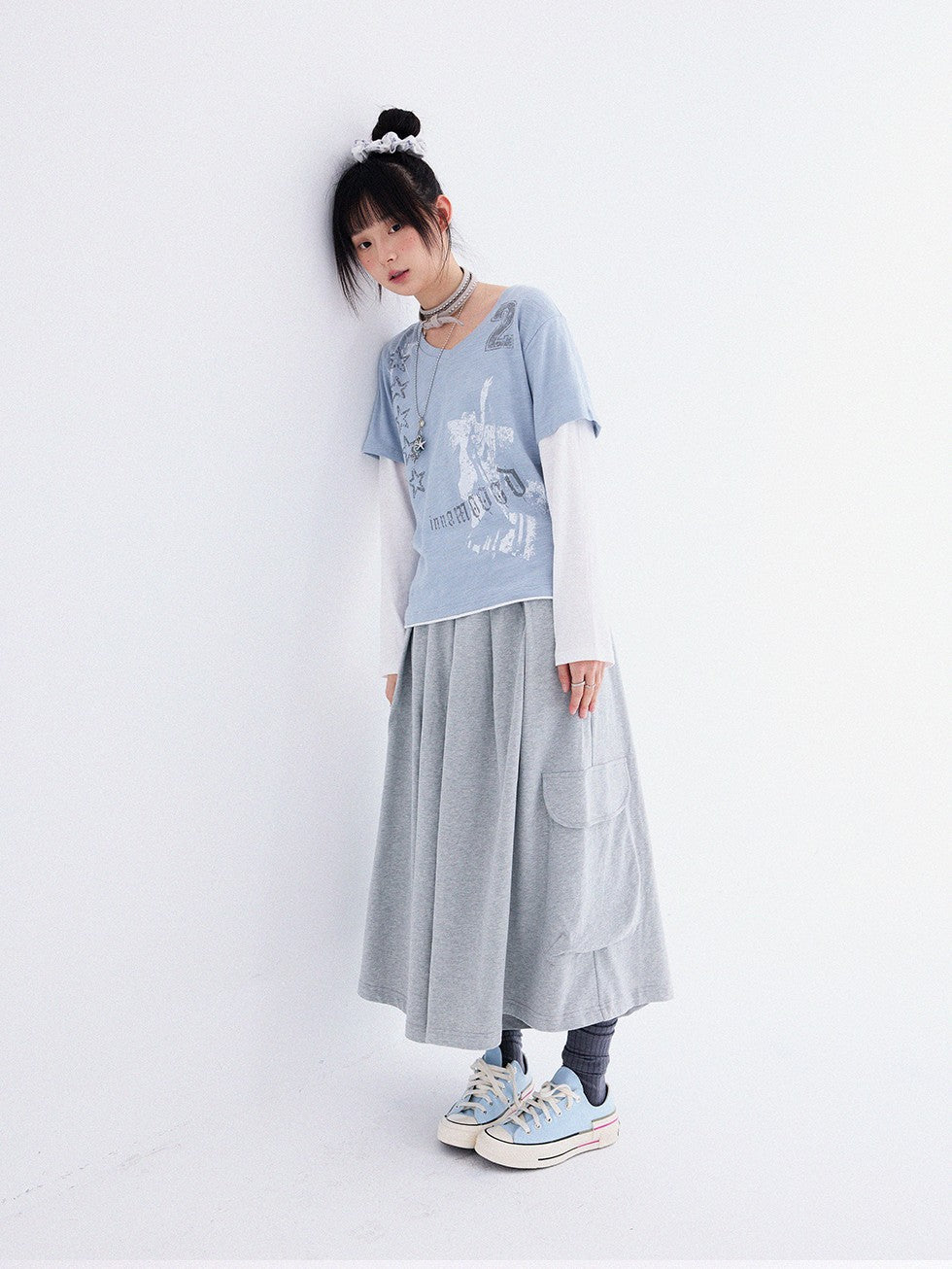 innomoood Distressed Printed Faux Layer V-neck Women&