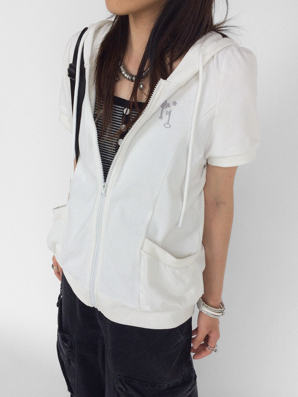 innomoood Embroidered Short Sleeve Solid Casual Women&