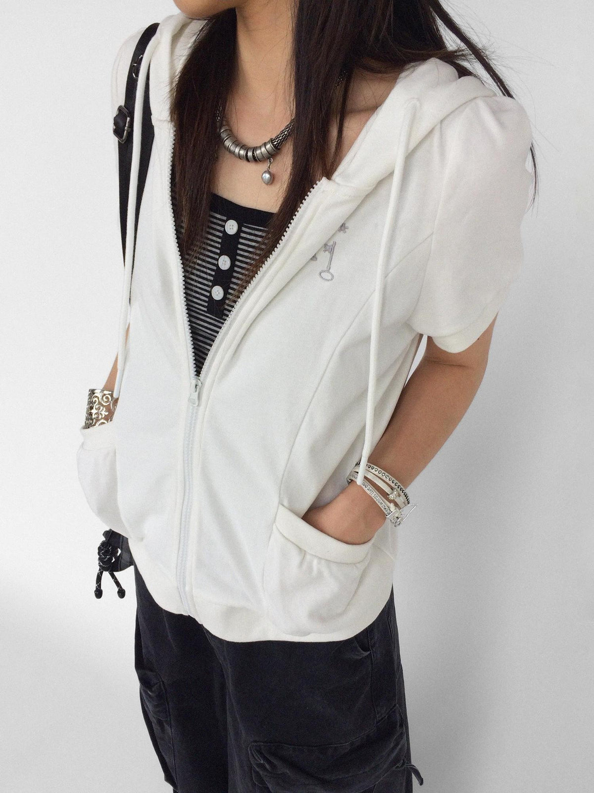 innomoood Embroidered Short Sleeve Solid Casual Women&