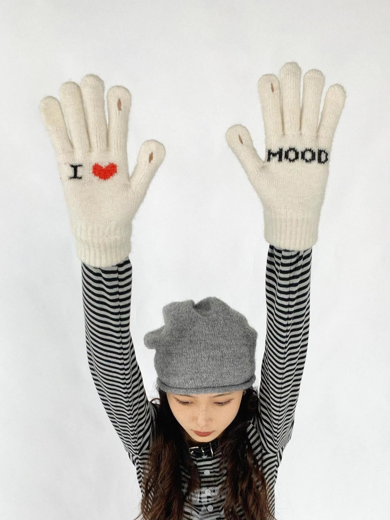 Emotional Touchscreen Wool Gloves With Heart Pattern
