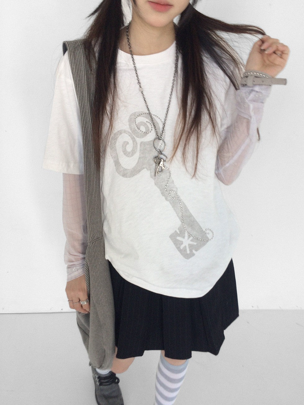 innomoood Key Print Metallic Foil Round Neck Women&