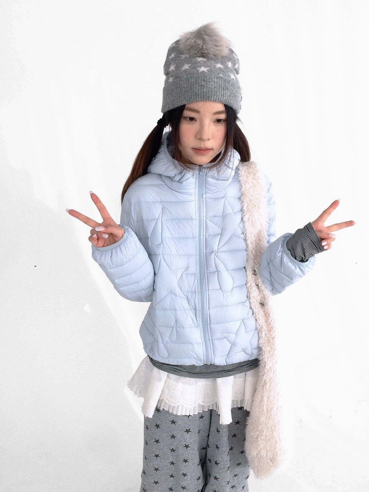 innomoood Lightweight 90 Fill White Duck Down Straight Hooded Short Women Down Jacket