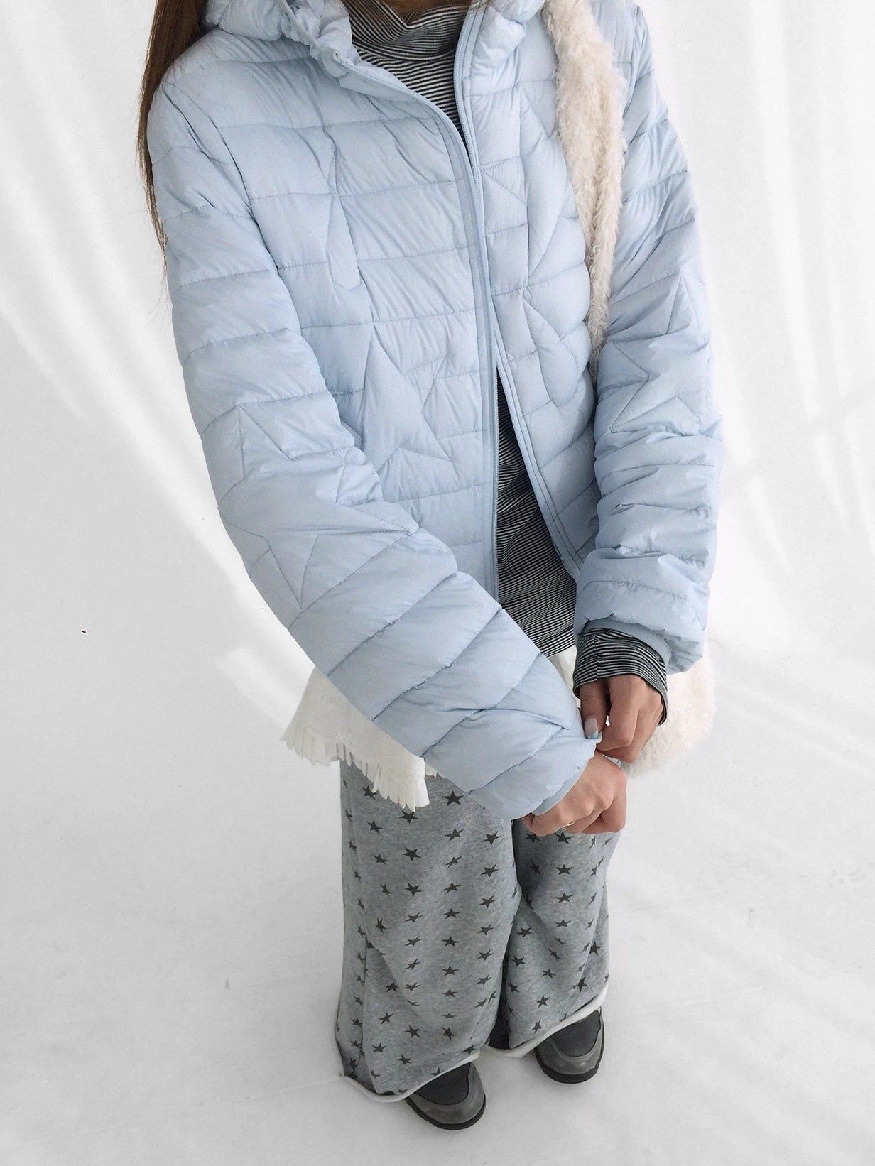 innomoood Lightweight 90 Fill White Duck Down Straight Hooded Short Women Down Jacket