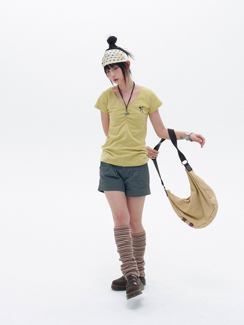 innomoood Lightweight Mountain Pocketed Button Natural Waist Women&