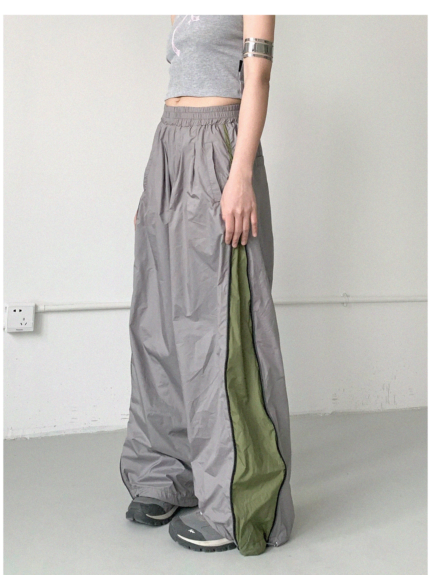 innomoood Lightweight Reflective Contrast Zip Outdoor Sports Pants
