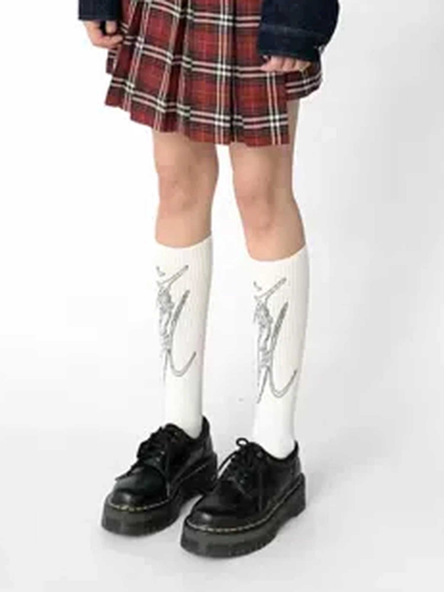 Line Pattern Jacquard Sports Socks Random Color