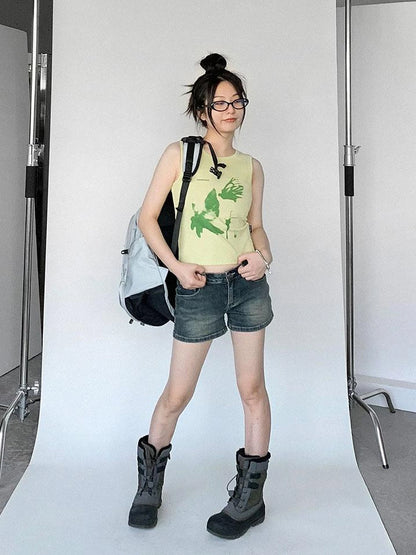 Moth Print Sleeveless Stretch Vest