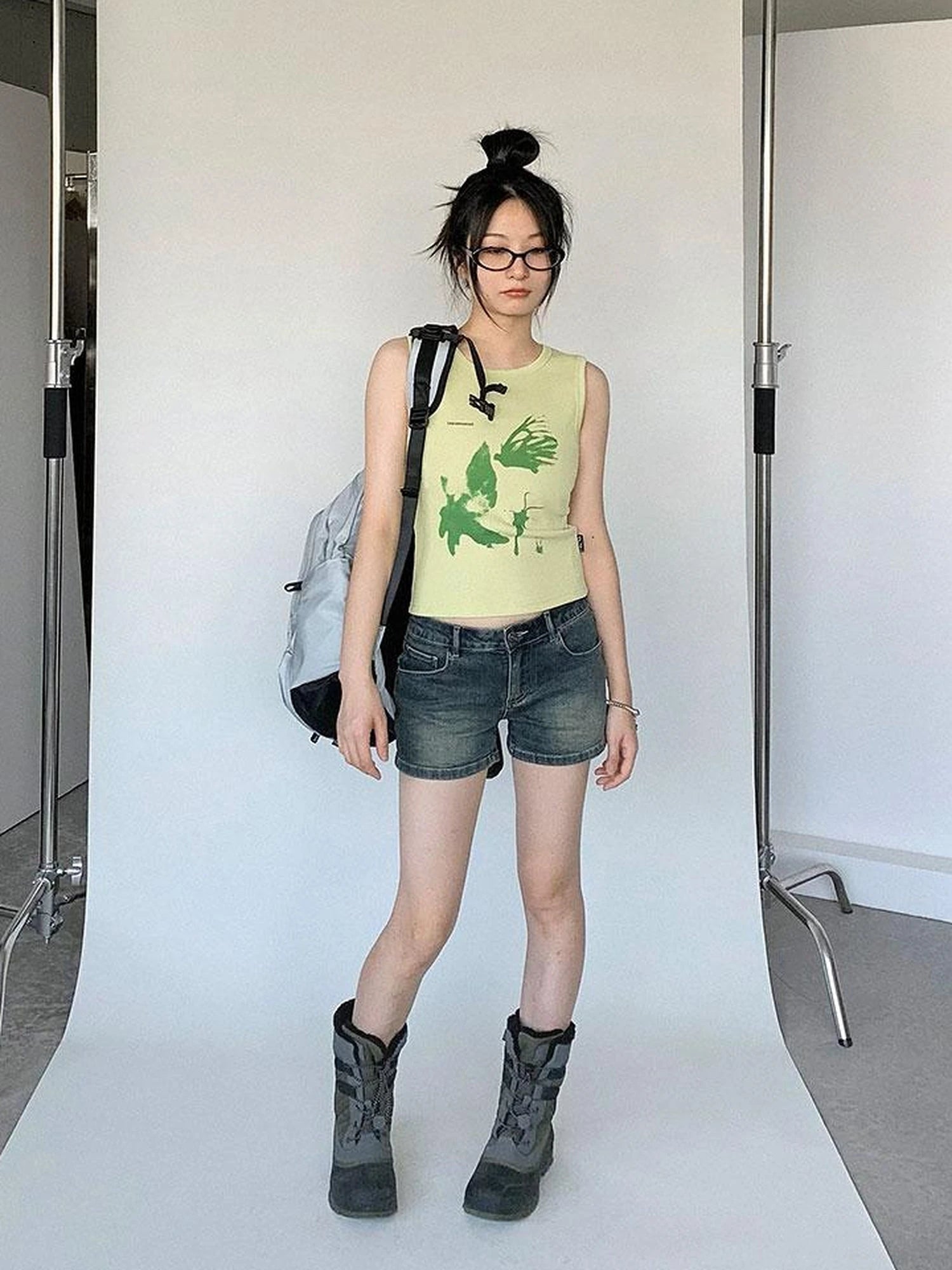 Moth Print Sleeveless Stretch Vest