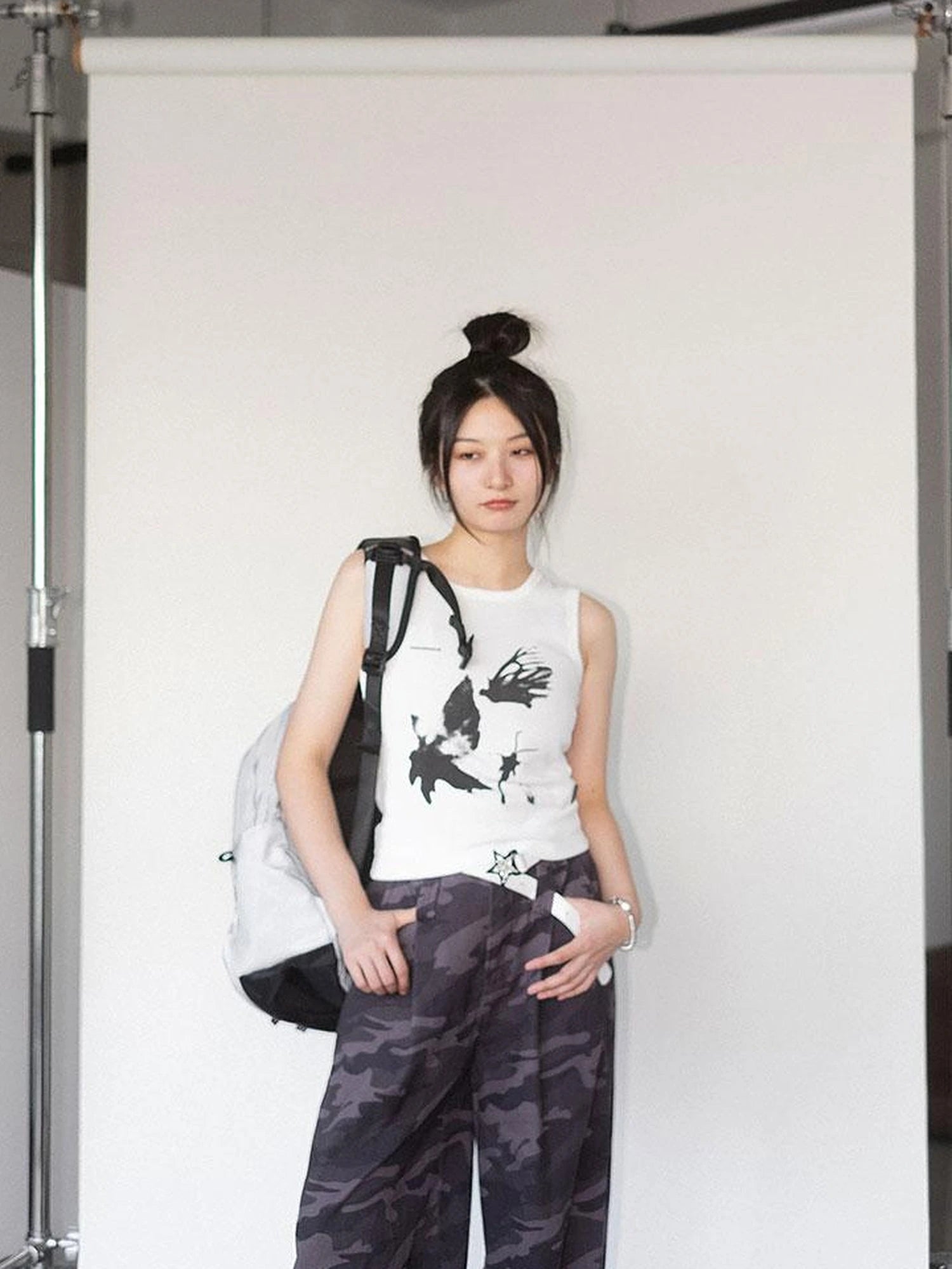 Moth Print Sleeveless Stretch Vest