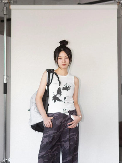 Moth Print Sleeveless Stretch Vest