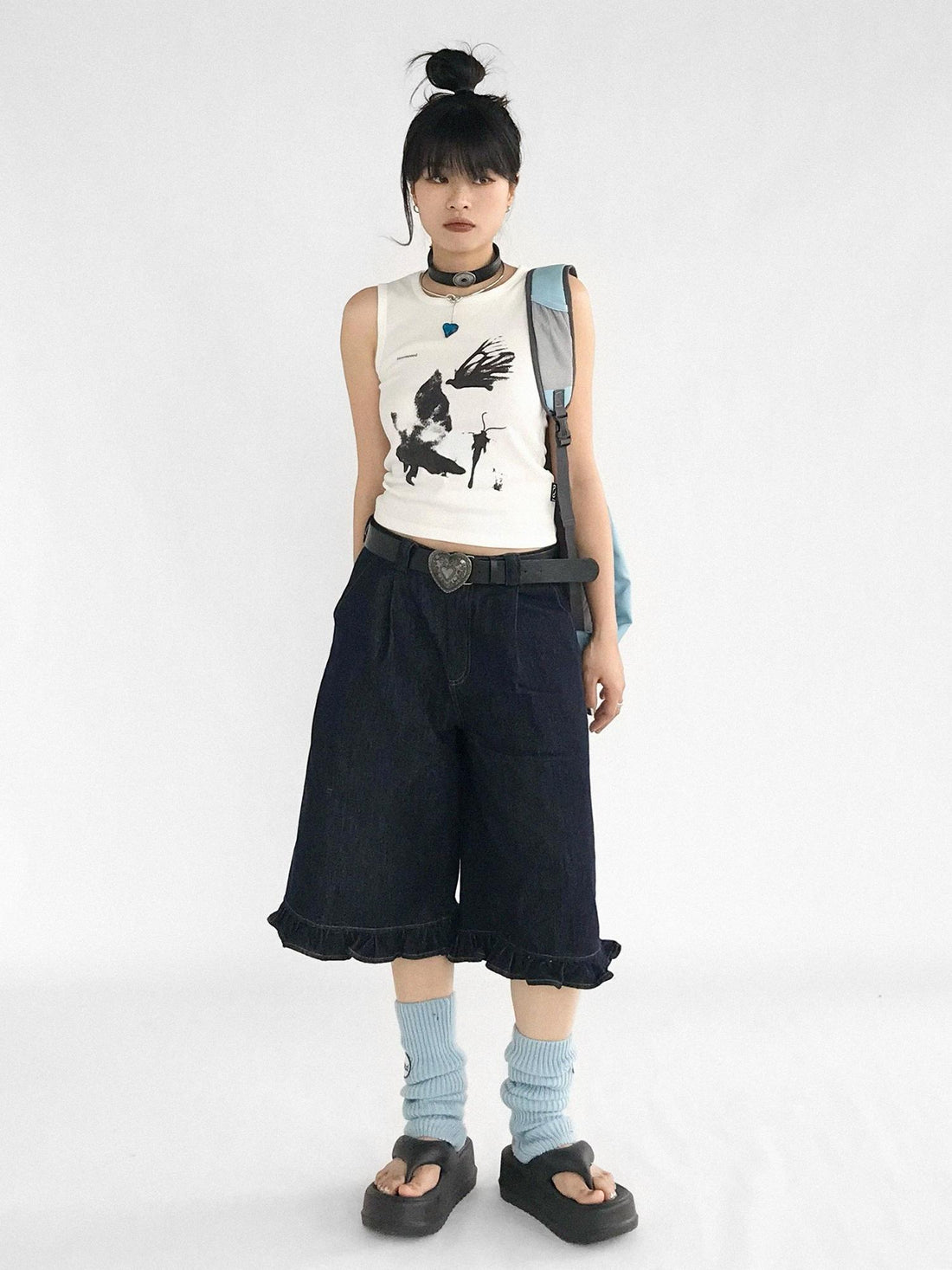 innomoood Moth Print Sleeveless Stretch Vest