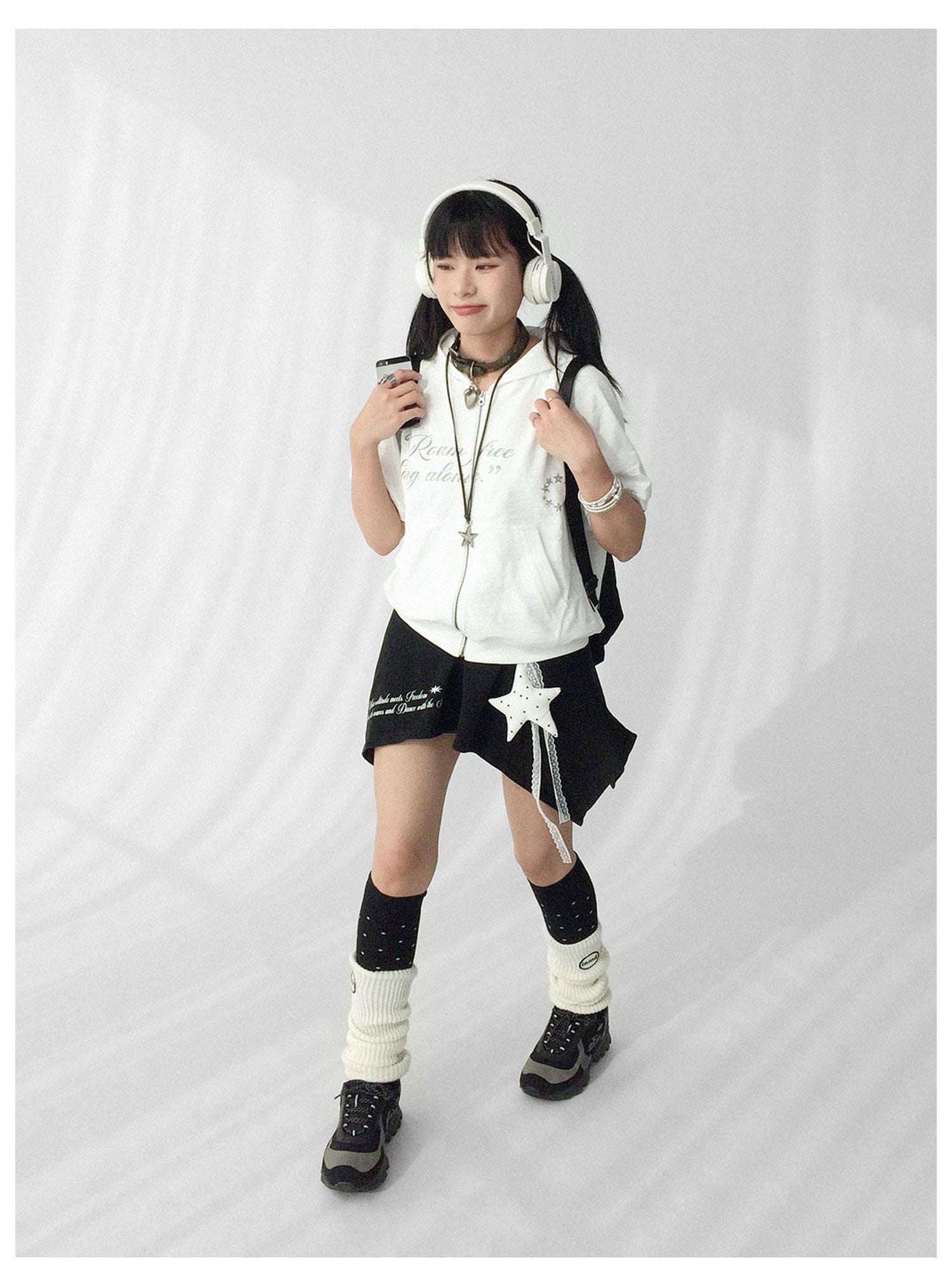 innomoood Roam Free Sing Alone Vintage Washed Hooded Short Sleeve Top