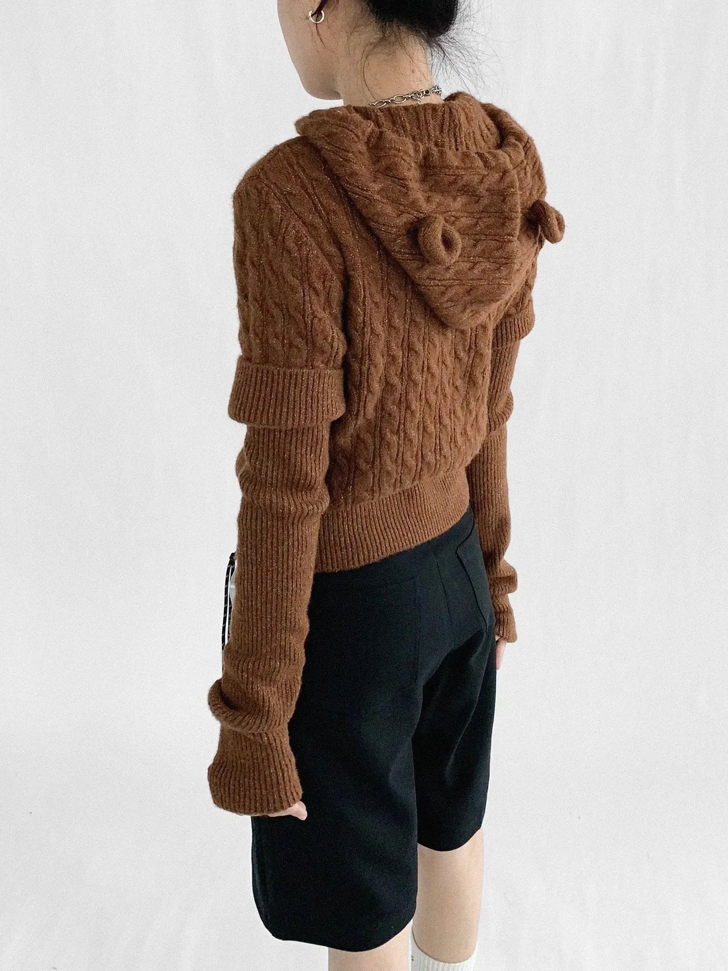 Short Sleeve Wool Sweater With Detachable Long Sleeve Cuffs