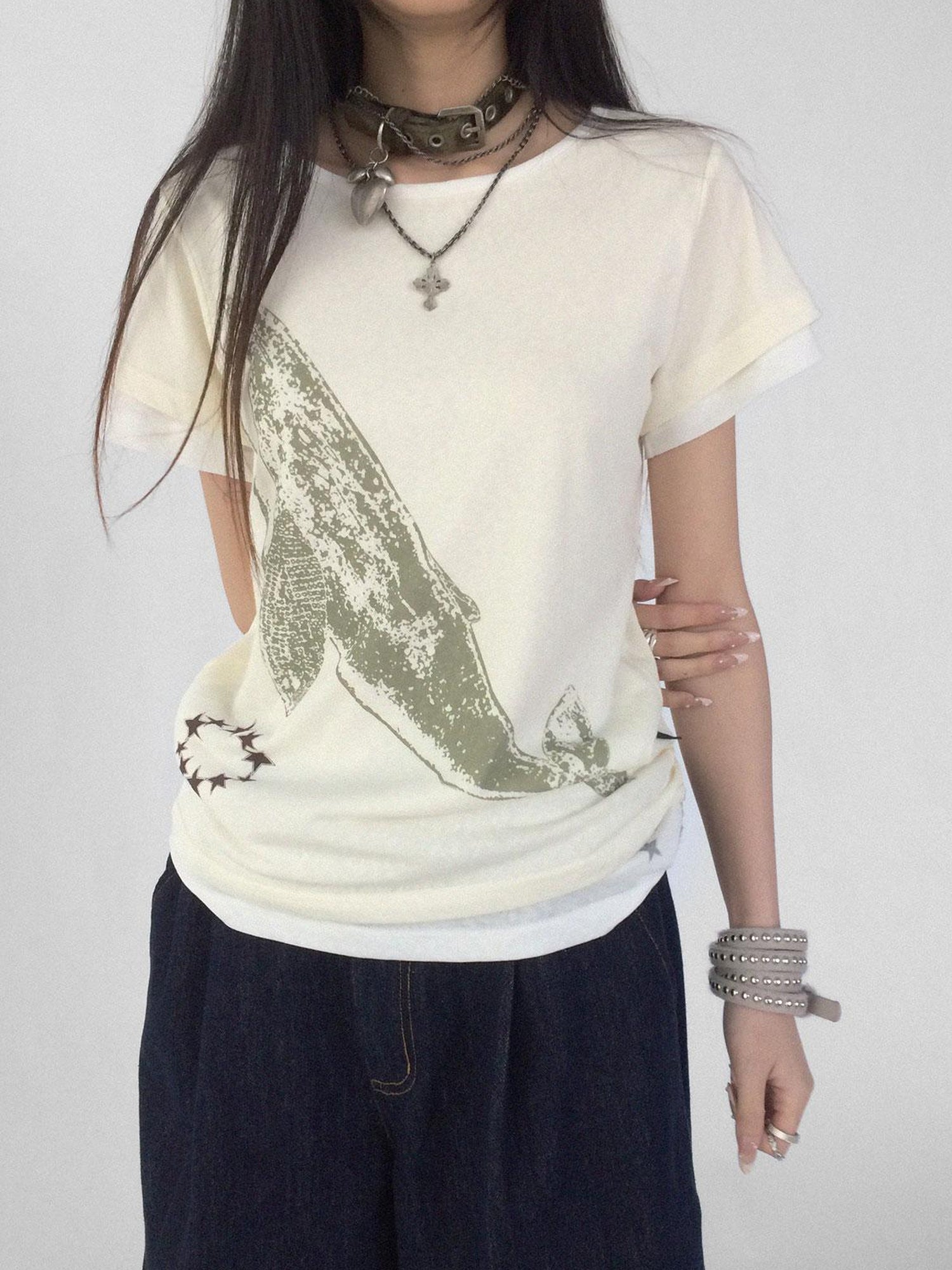 innomoood Silent Whale Embroidered Print Tee Retro Color Block Design