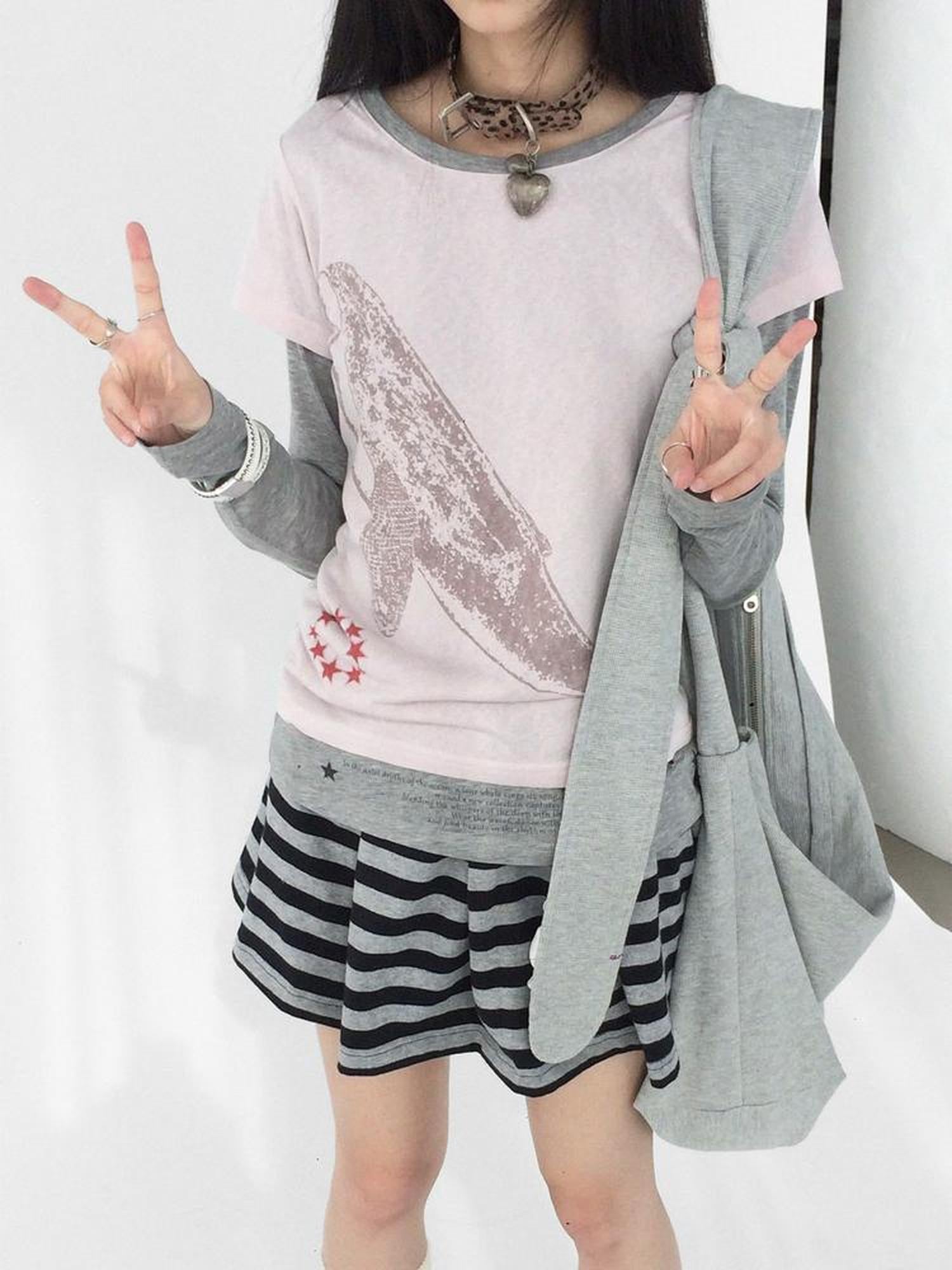innomoood Silent Whale Embroidered Print Tee Retro Color Block Design