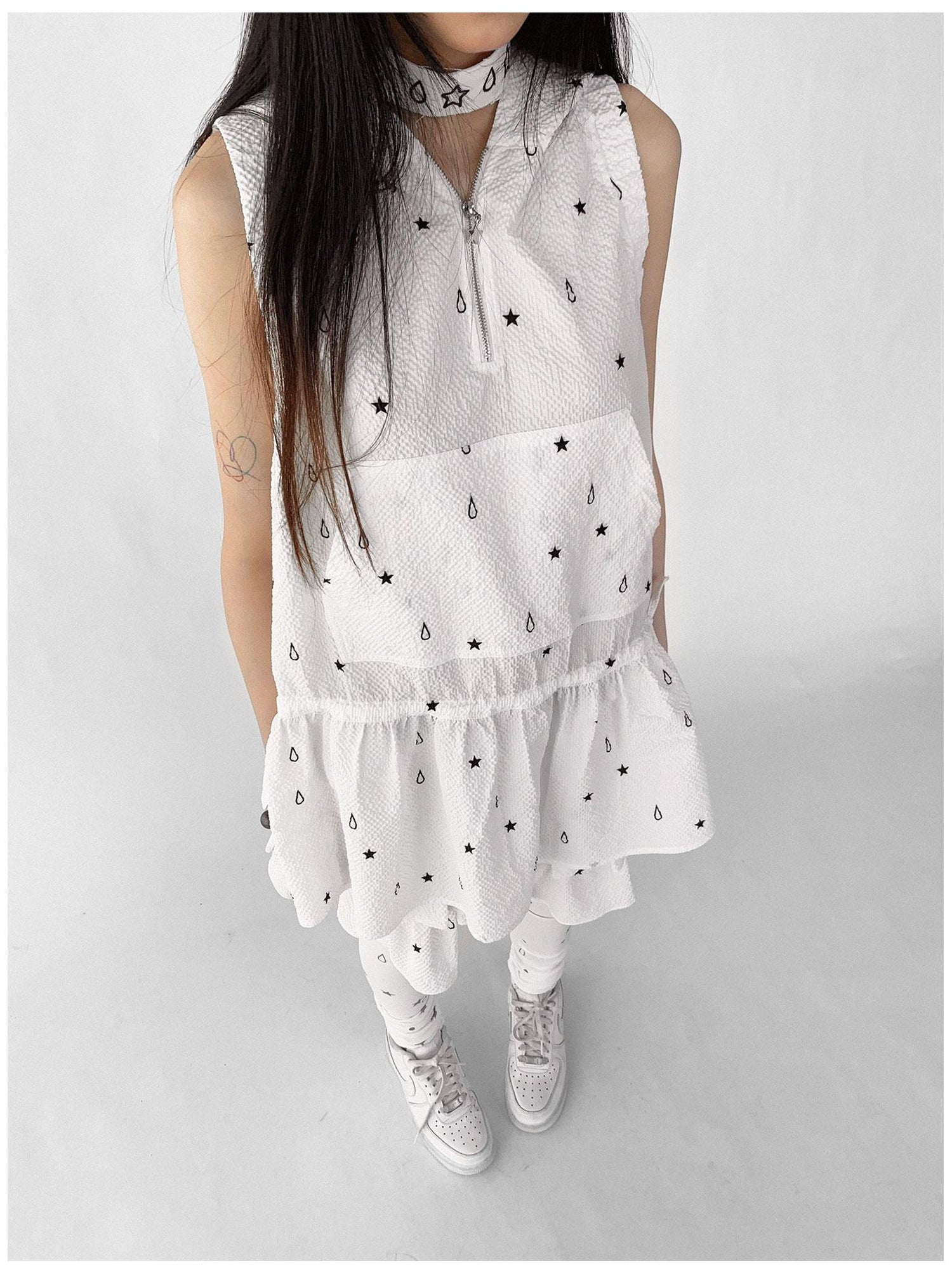 innomoood Star Drop Textured Sleeveless Smock Dress
