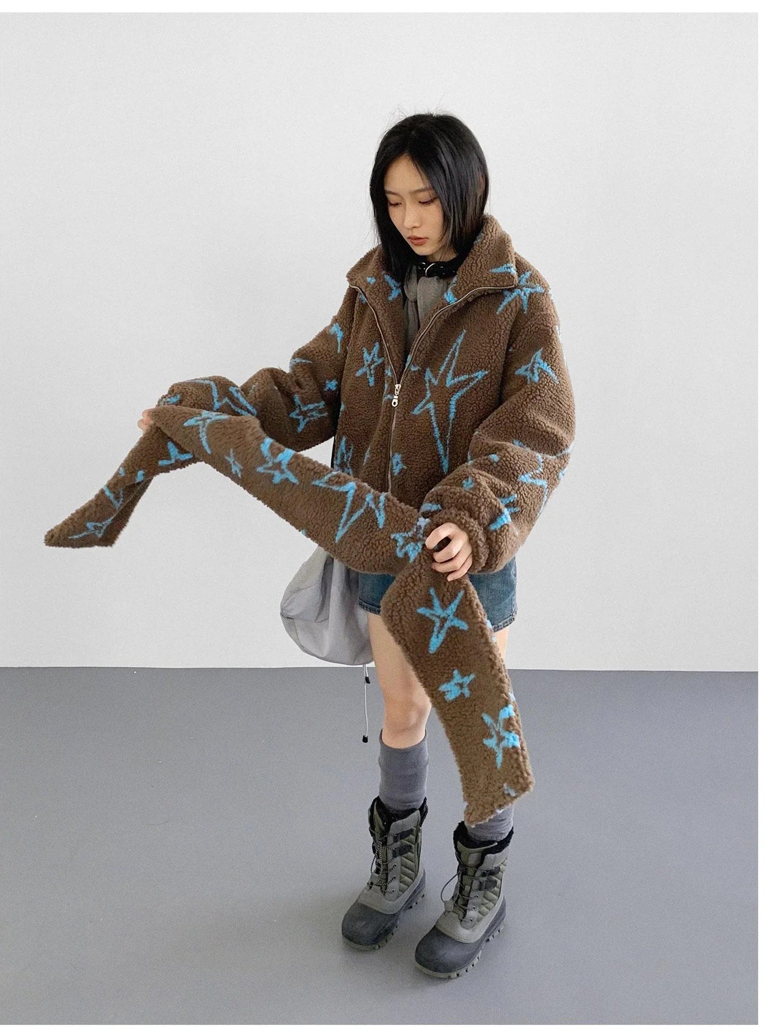 Star Embroidered Collar Scarf Shearling Cropped Jacket