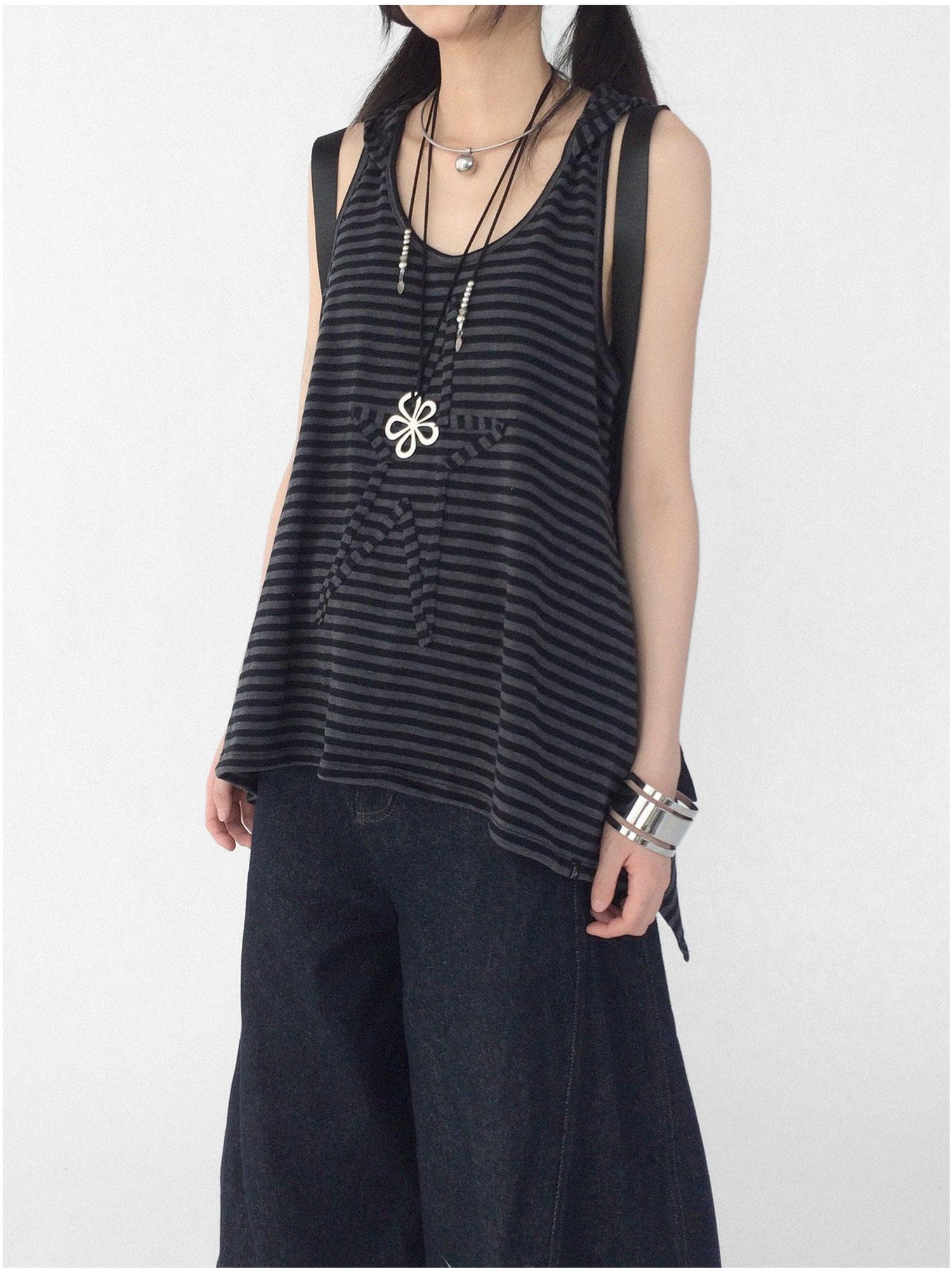 innomoood Striped Star Low Contrast Hooded Shift Dress