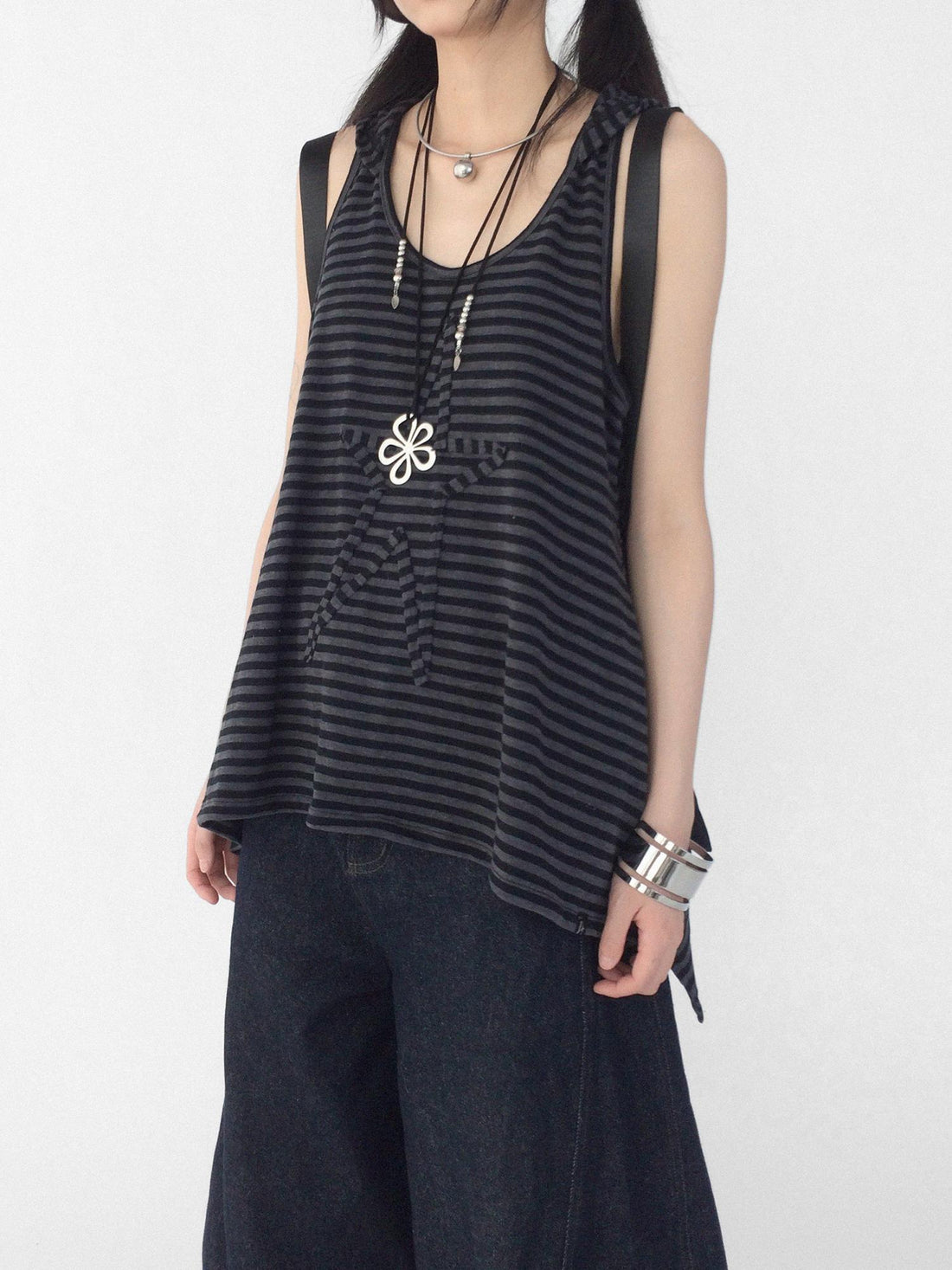 innomoood Striped Star Low Contrast Hooded Shift Dress