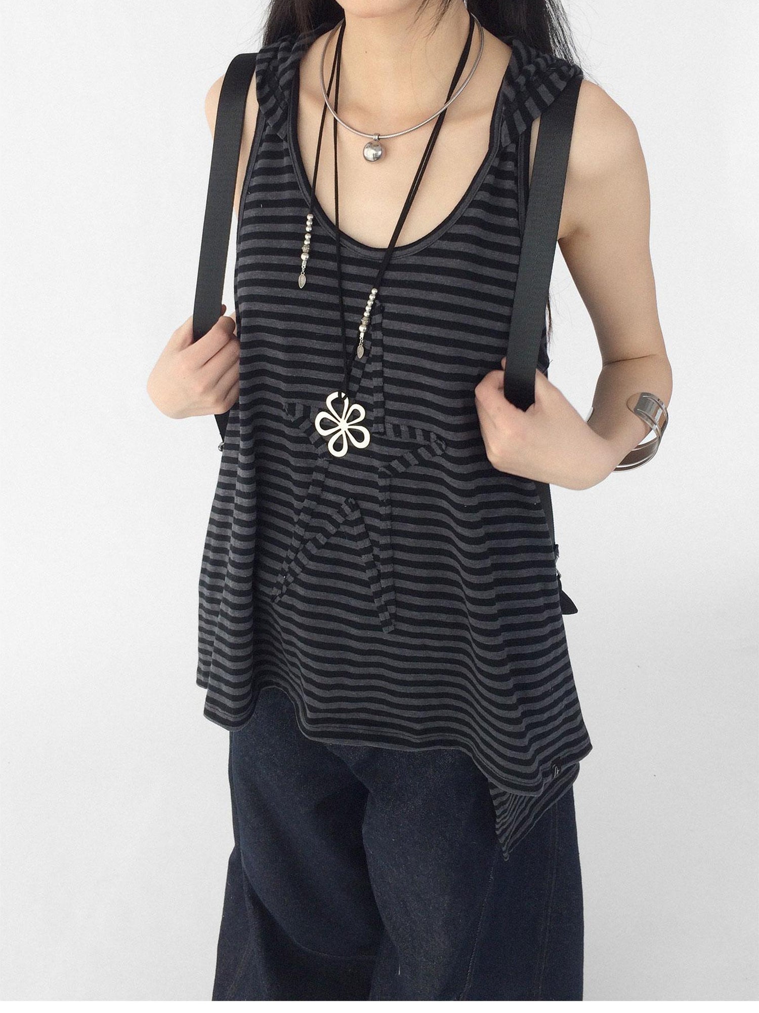 innomoood Striped Star Low Contrast Hooded Shift Dress