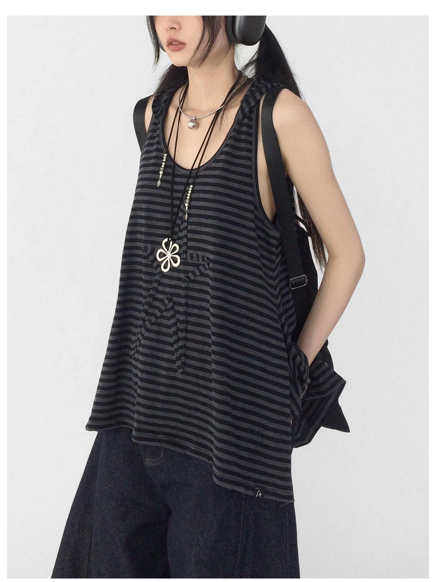 innomoood Striped Star Low Contrast Hooded Shift Dress