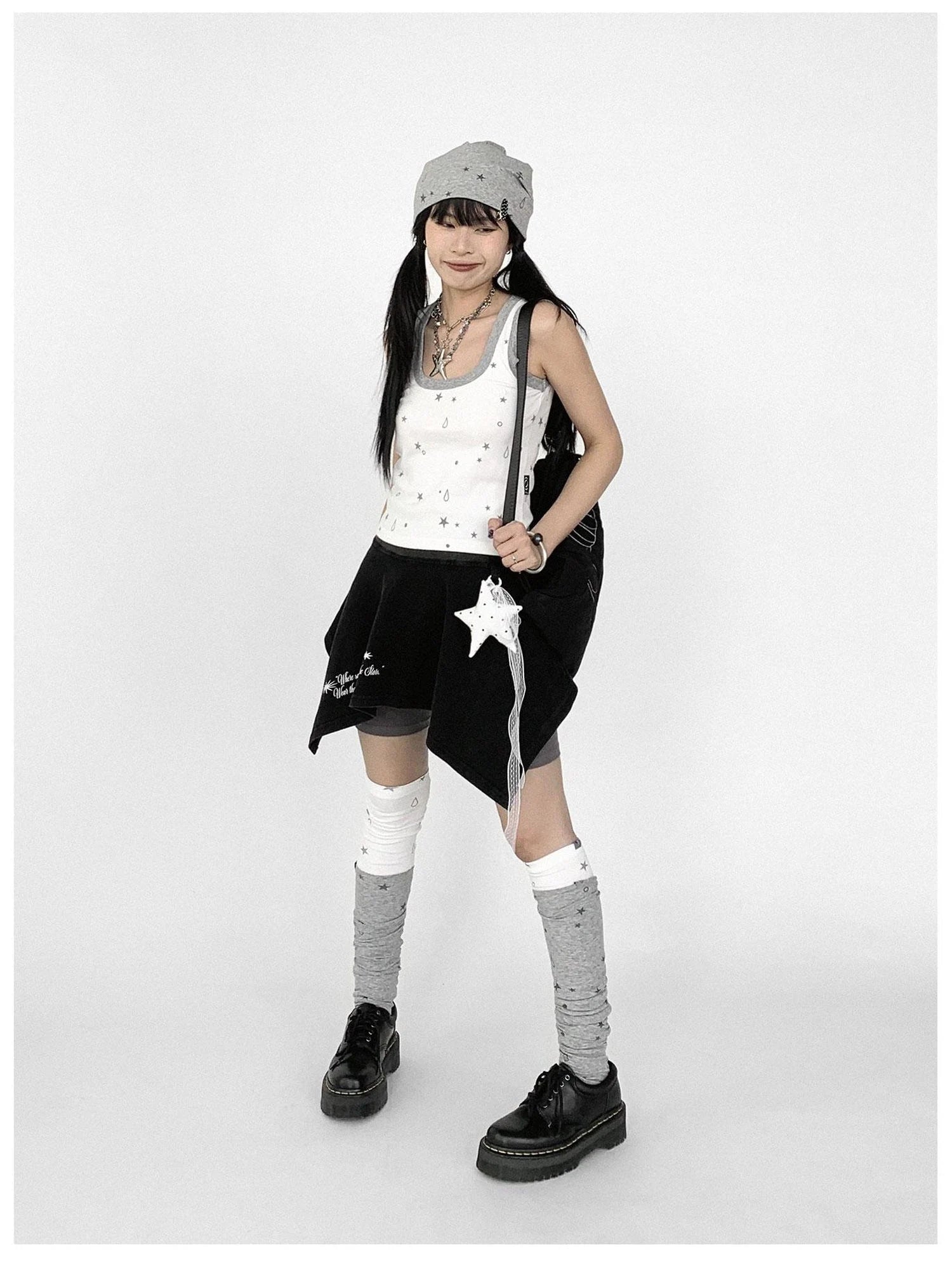 Tear Star Print Slimming Knit Vest