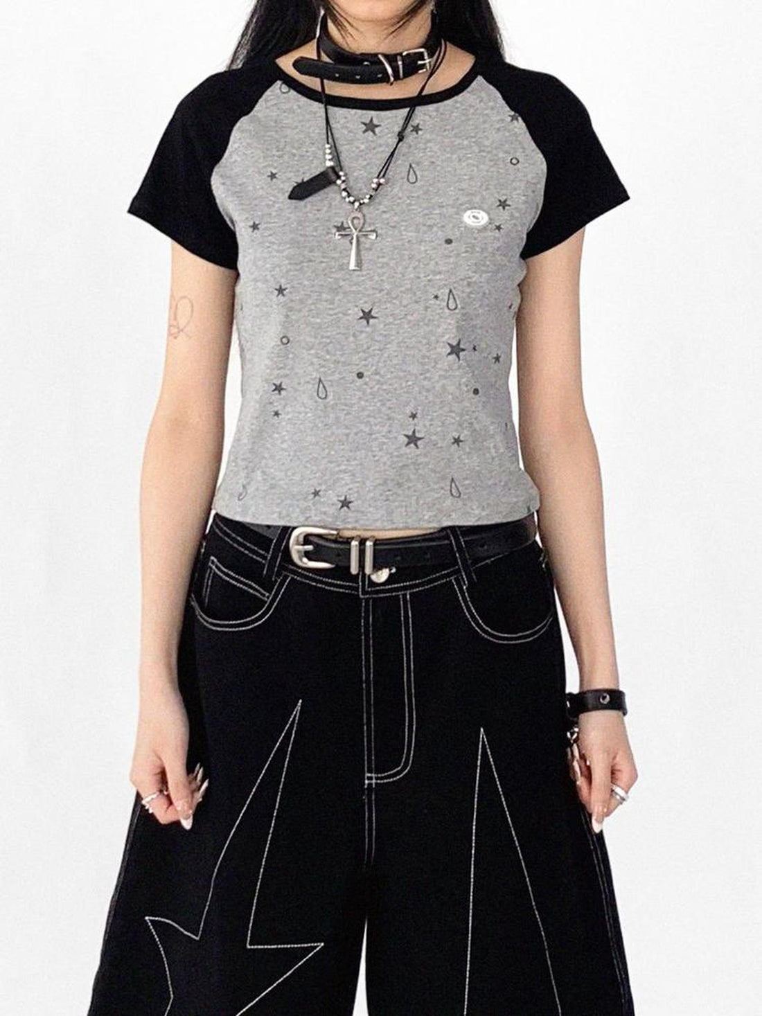 innomoood Tear Star Print Stretch Knit Tee
