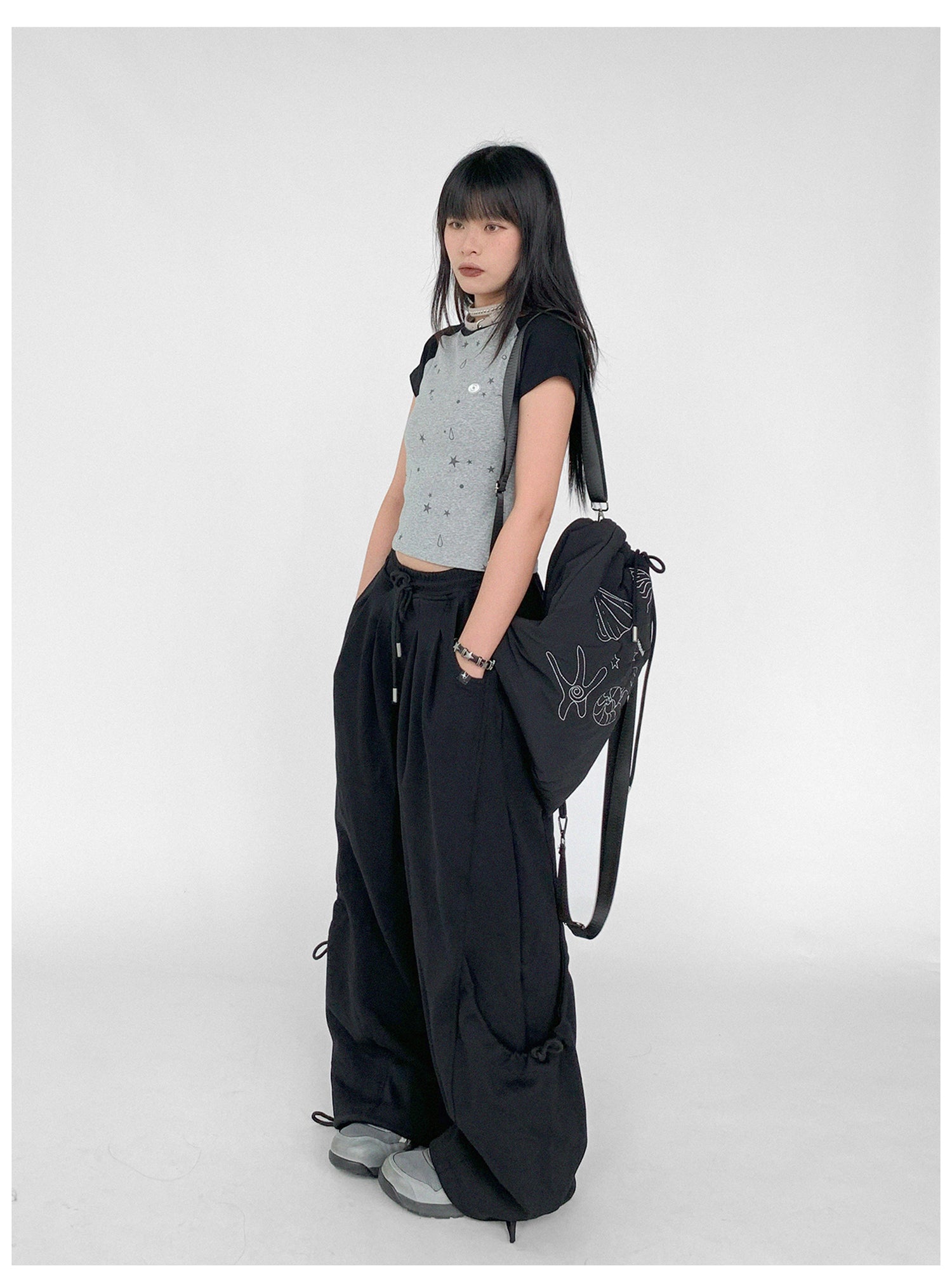 innomoood Tear Star Print Stretch Knit Tee
