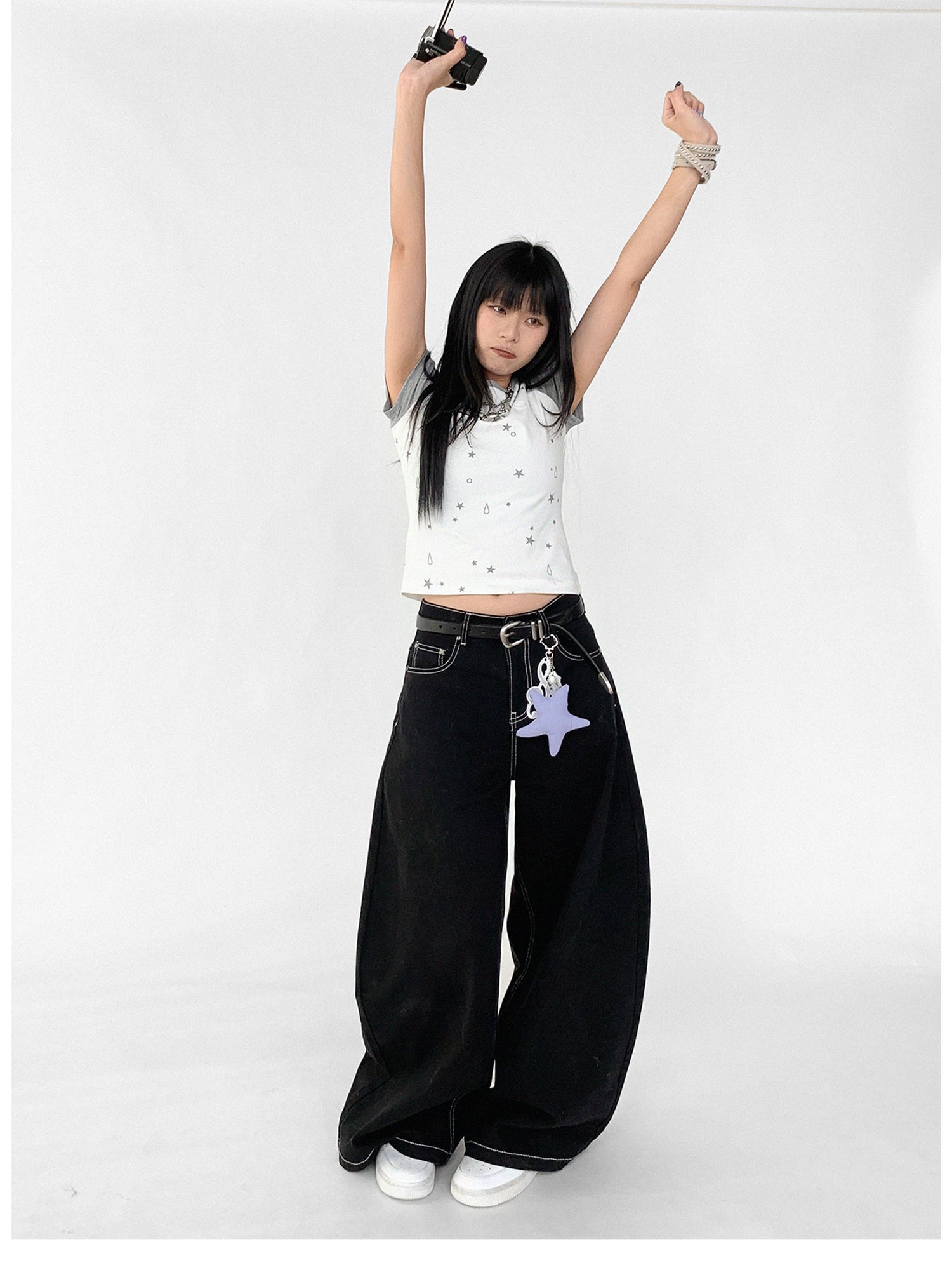 innomoood Tear Star Print Stretch Knit Tee