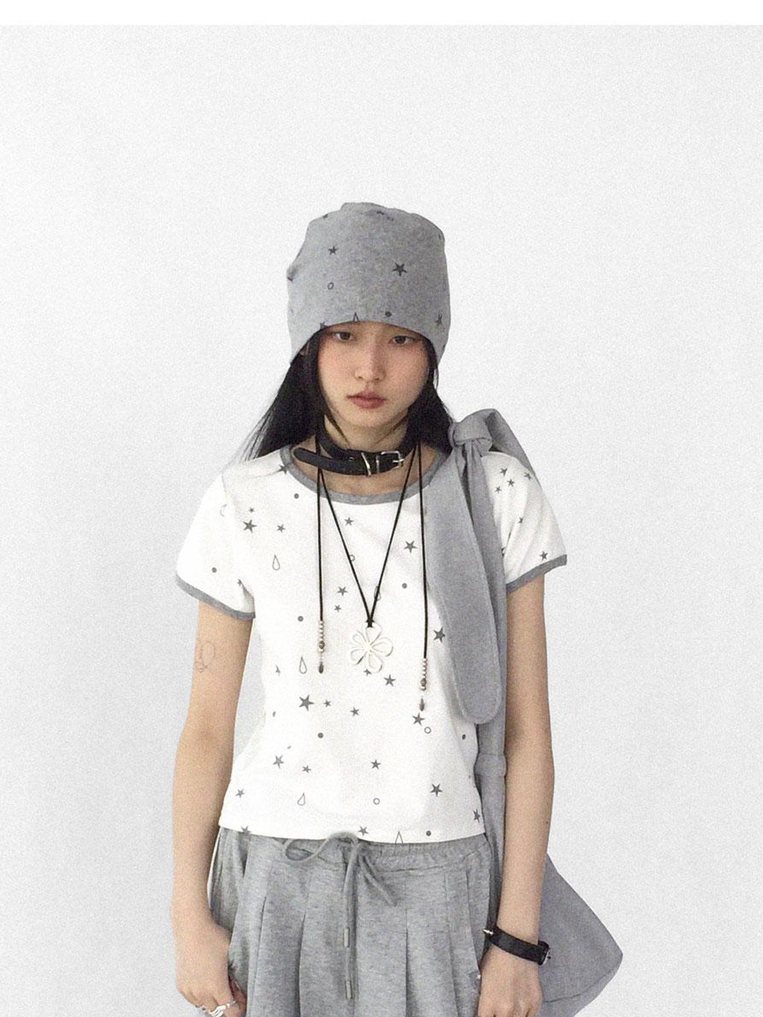 innomoood Tear Star Print Stretch Knit Tee