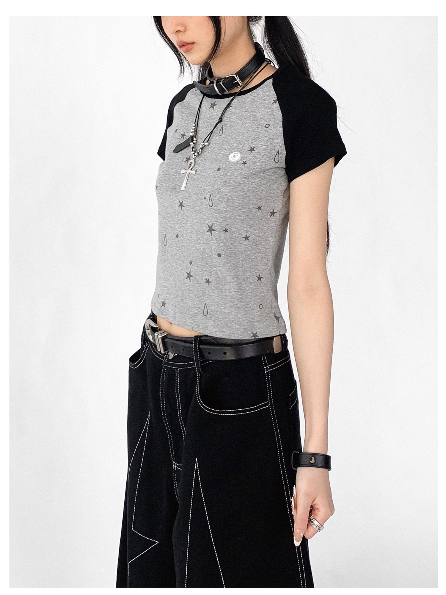 innomoood Tear Star Print Stretch Knit Tee