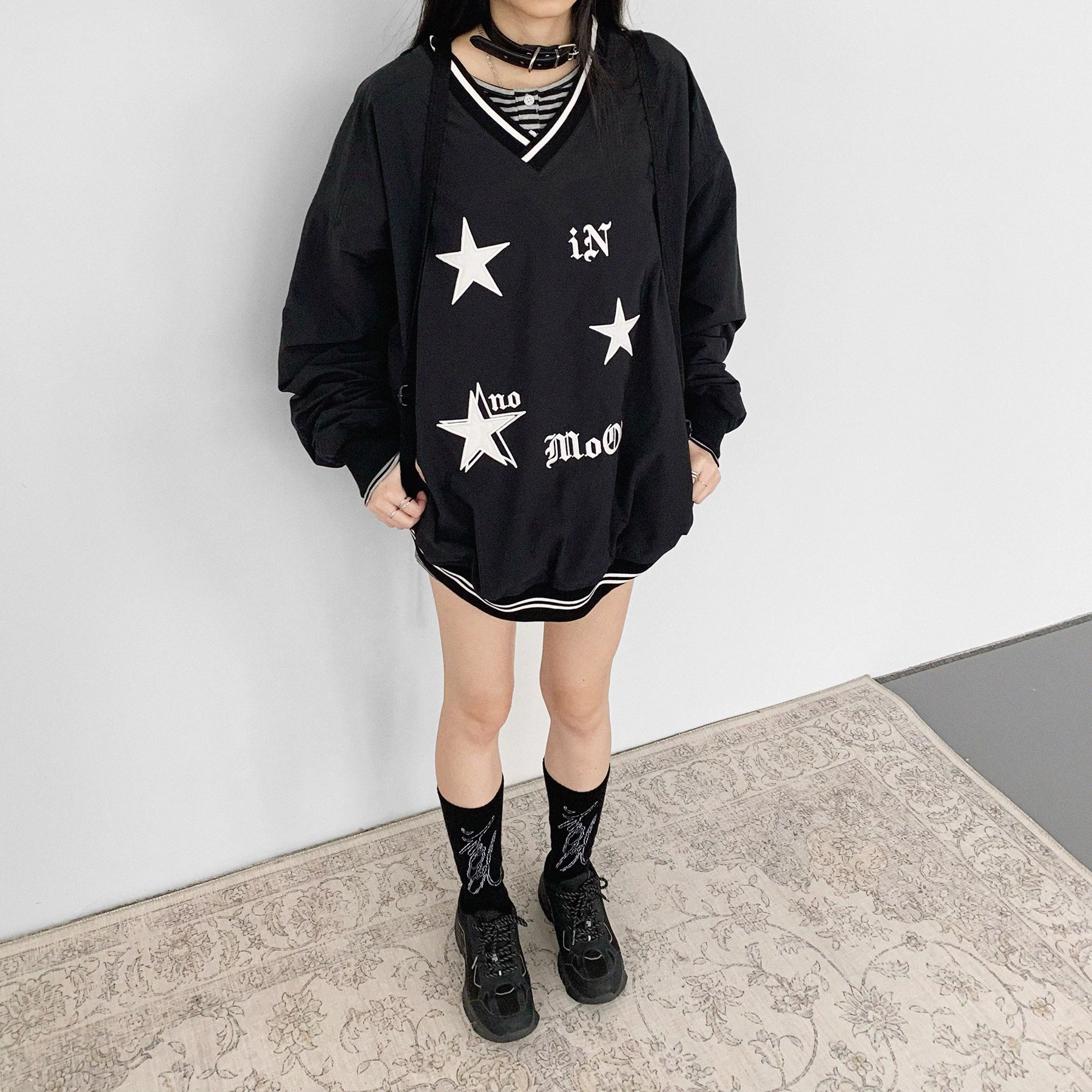 innomoood_V-Neck_Fleece_Oversized_Cropped_Sweatshirt_MISSTT