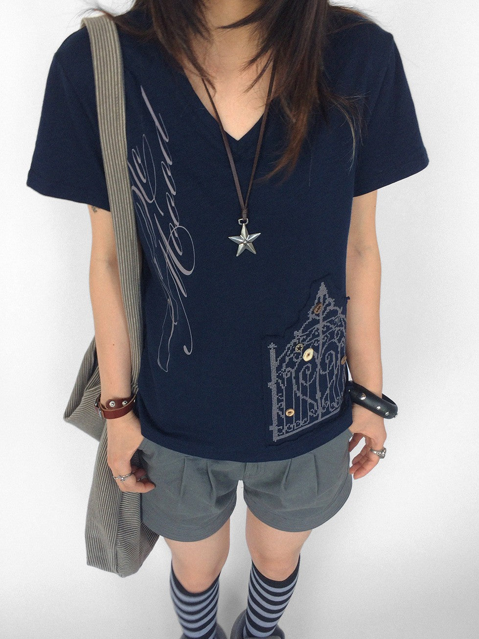 innomoood V-neck Cross Embroidery Print Women&