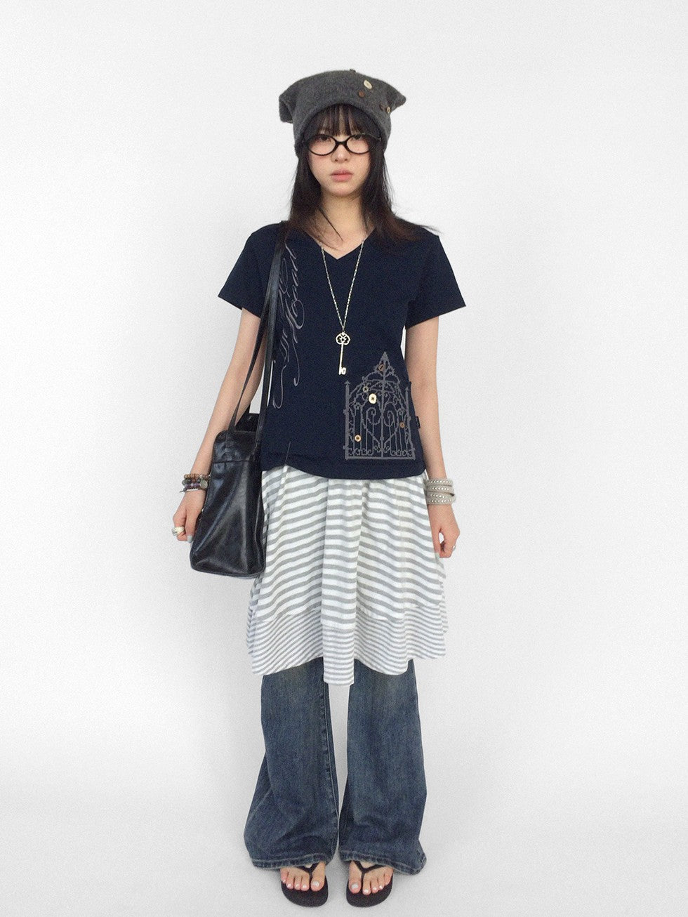 innomoood V-neck Cross Embroidery Print Women&