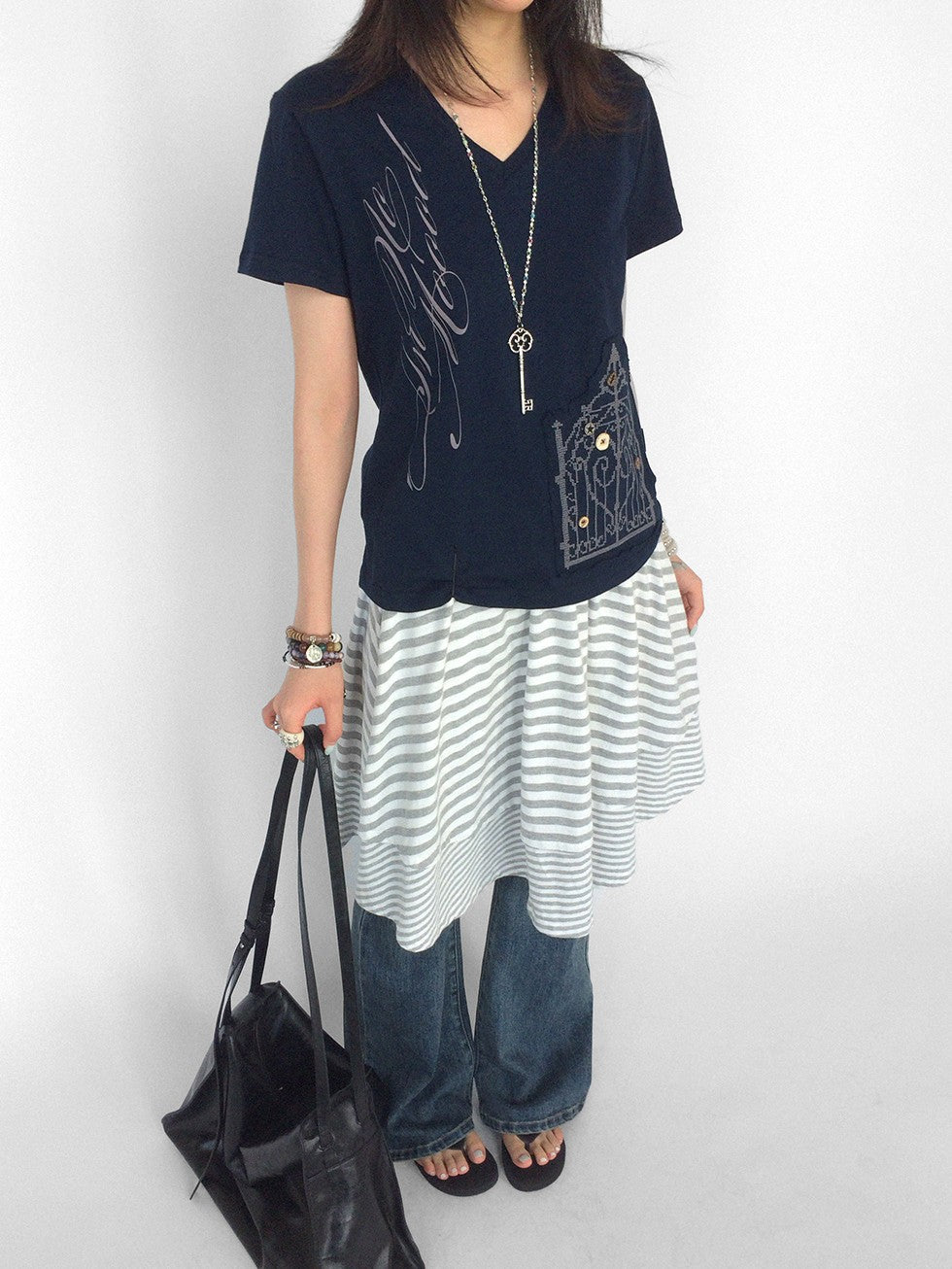 innomoood V-neck Cross Embroidery Print Women&