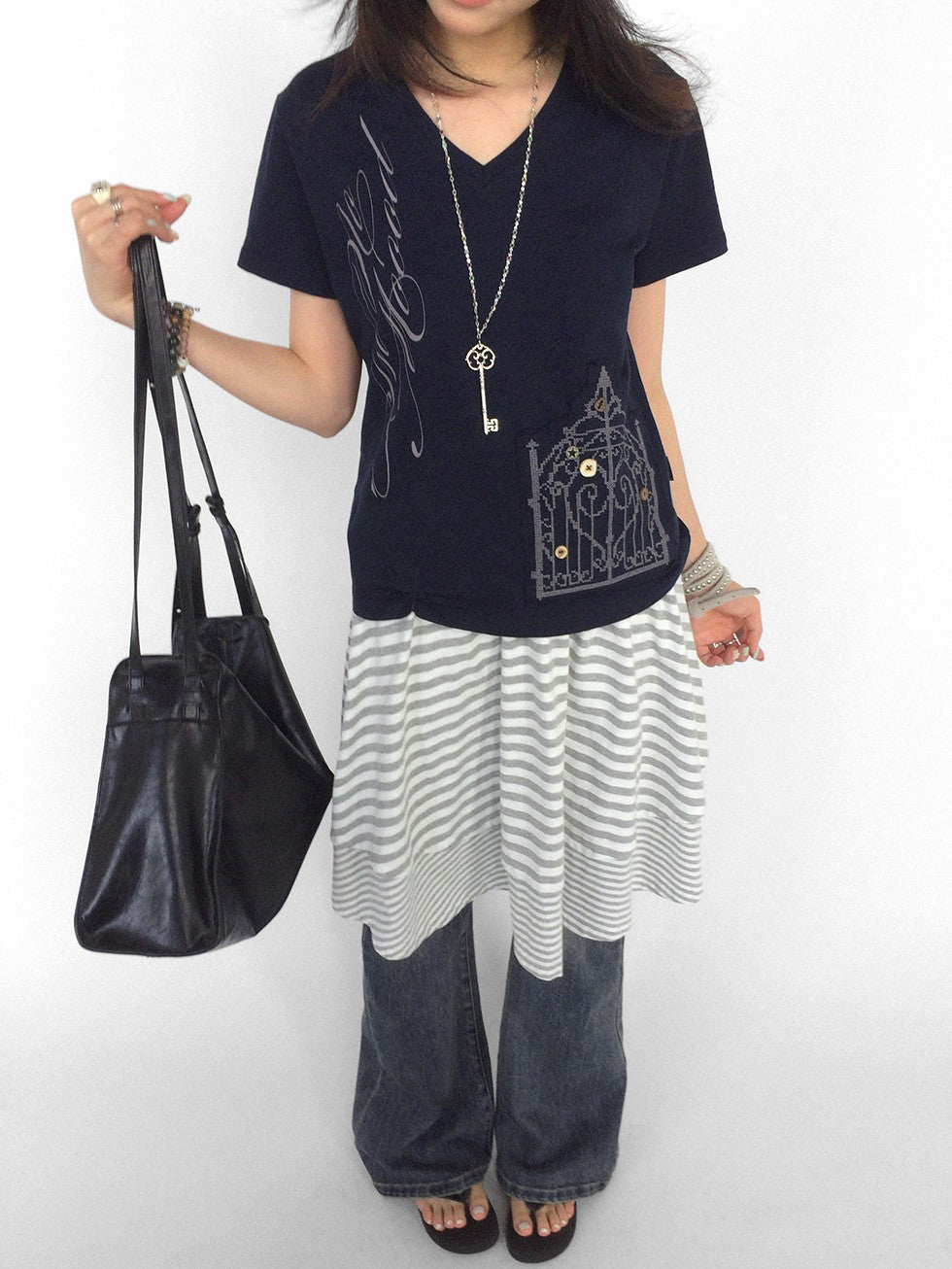 innomoood V-neck Cross Embroidery Print Women&