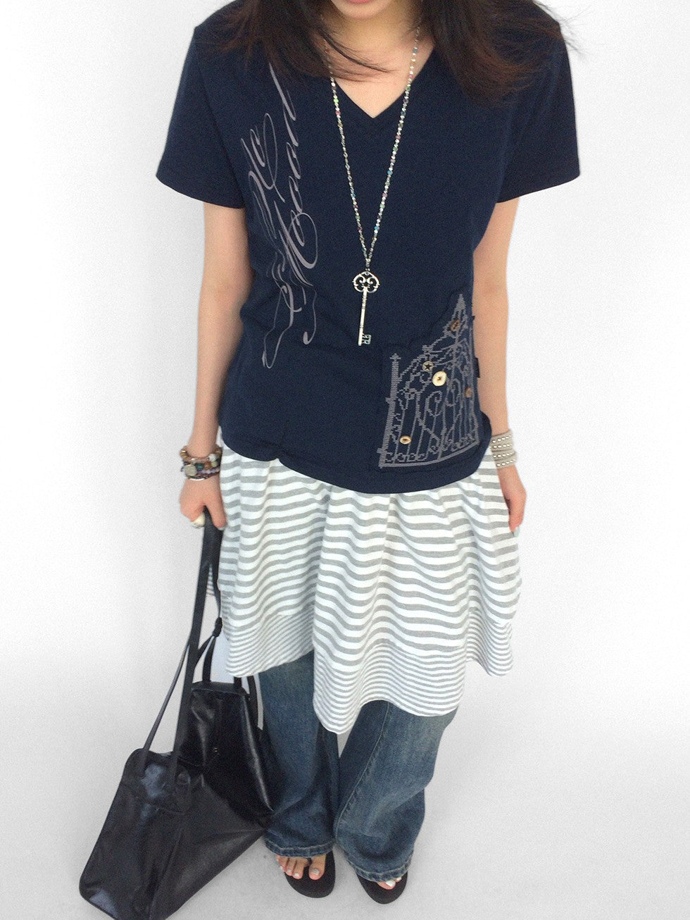 innomoood V-neck Cross Embroidery Print Women&
