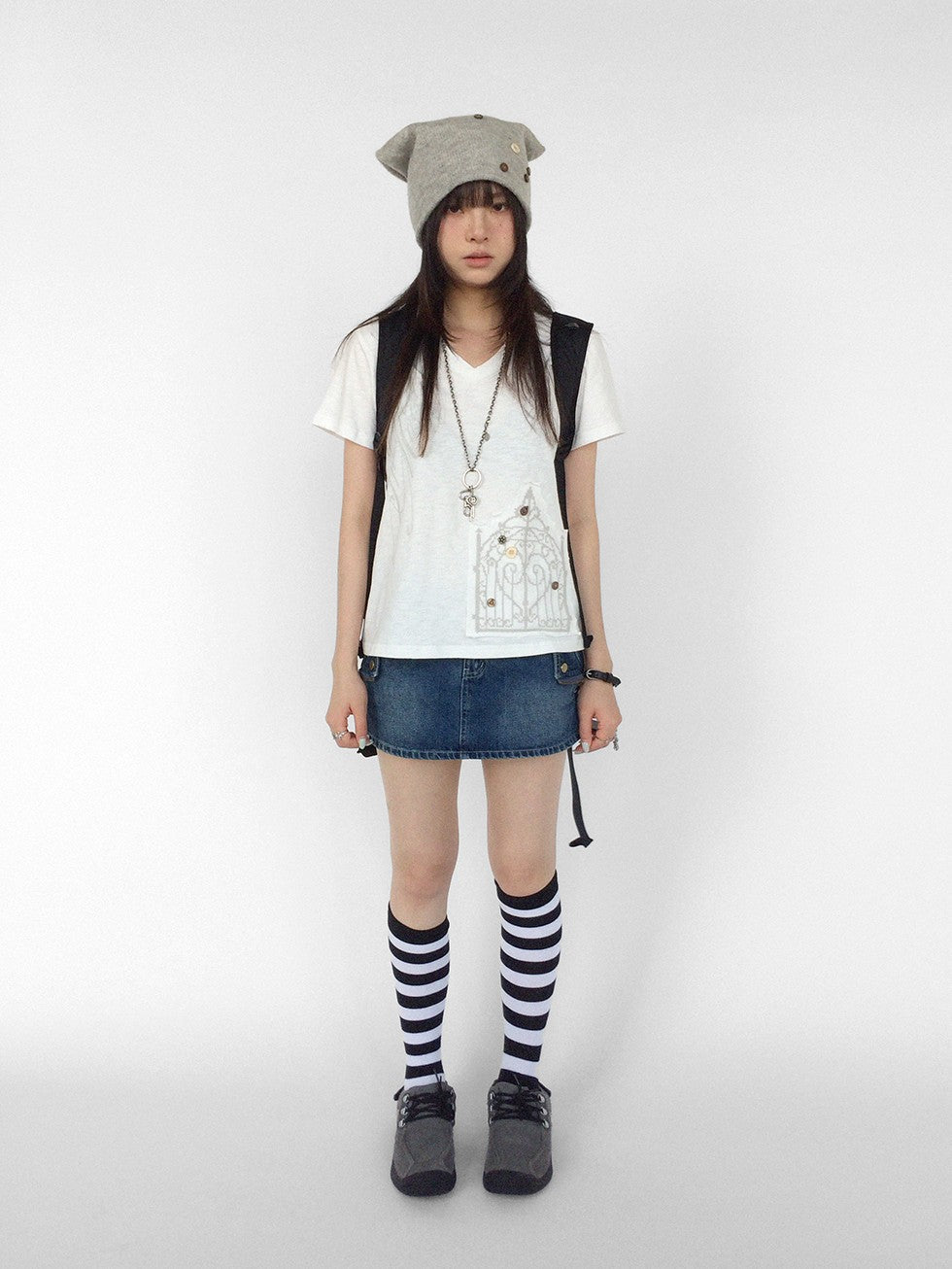 innomoood V-neck Cross Embroidery Print Women&