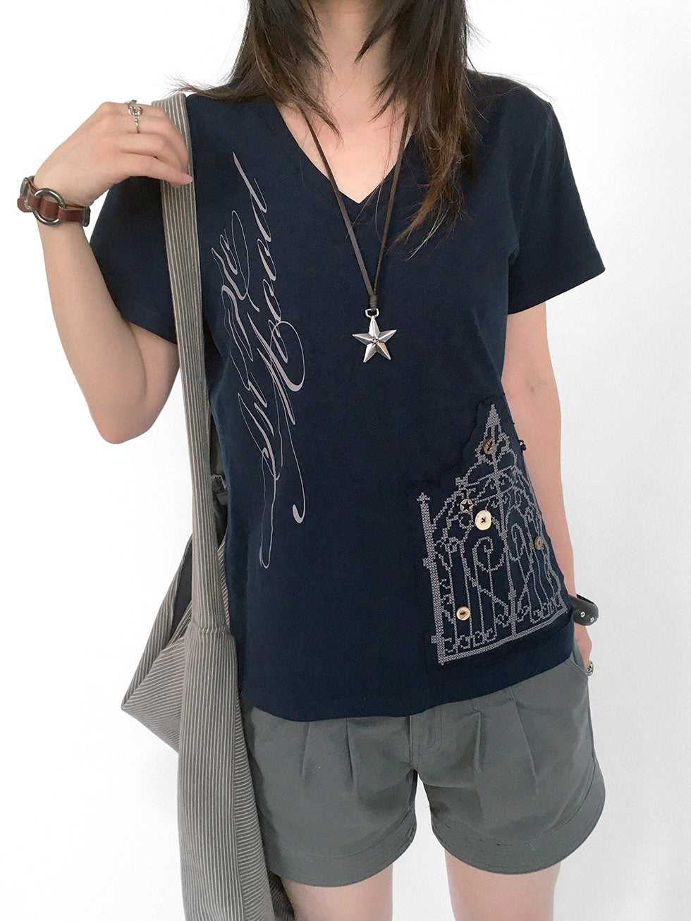 innomoood V-neck Cross Embroidery Print Women&