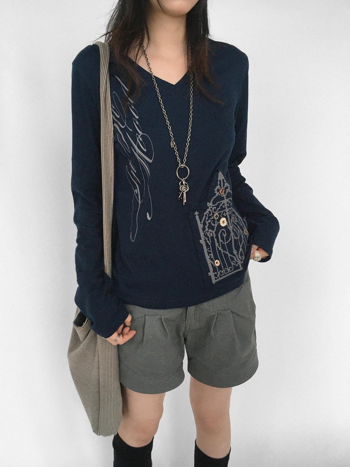 innomoood V-neck Print Cross Embroidery Women&