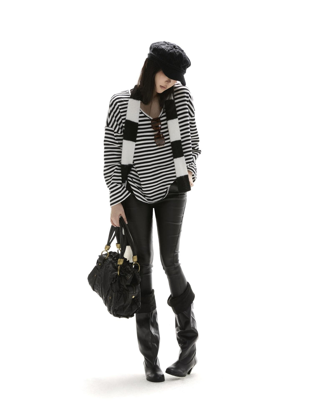 itsdinn Black White Striped Round Neck Loose Fit Women&