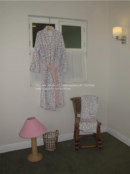 itsdinn Gray Pink Leopard Print Women&
