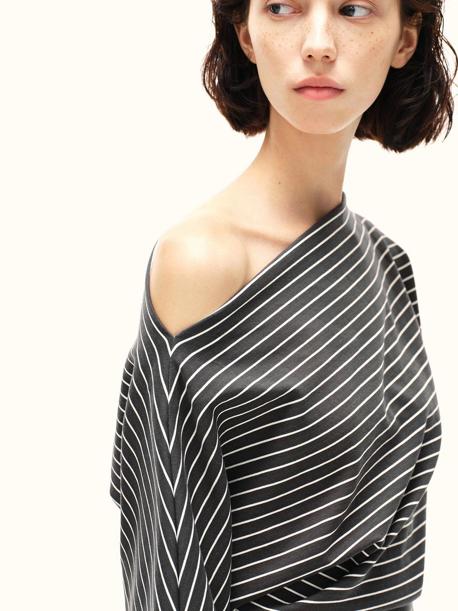 kvkv Asymmetric Black And White Striped Crop Top