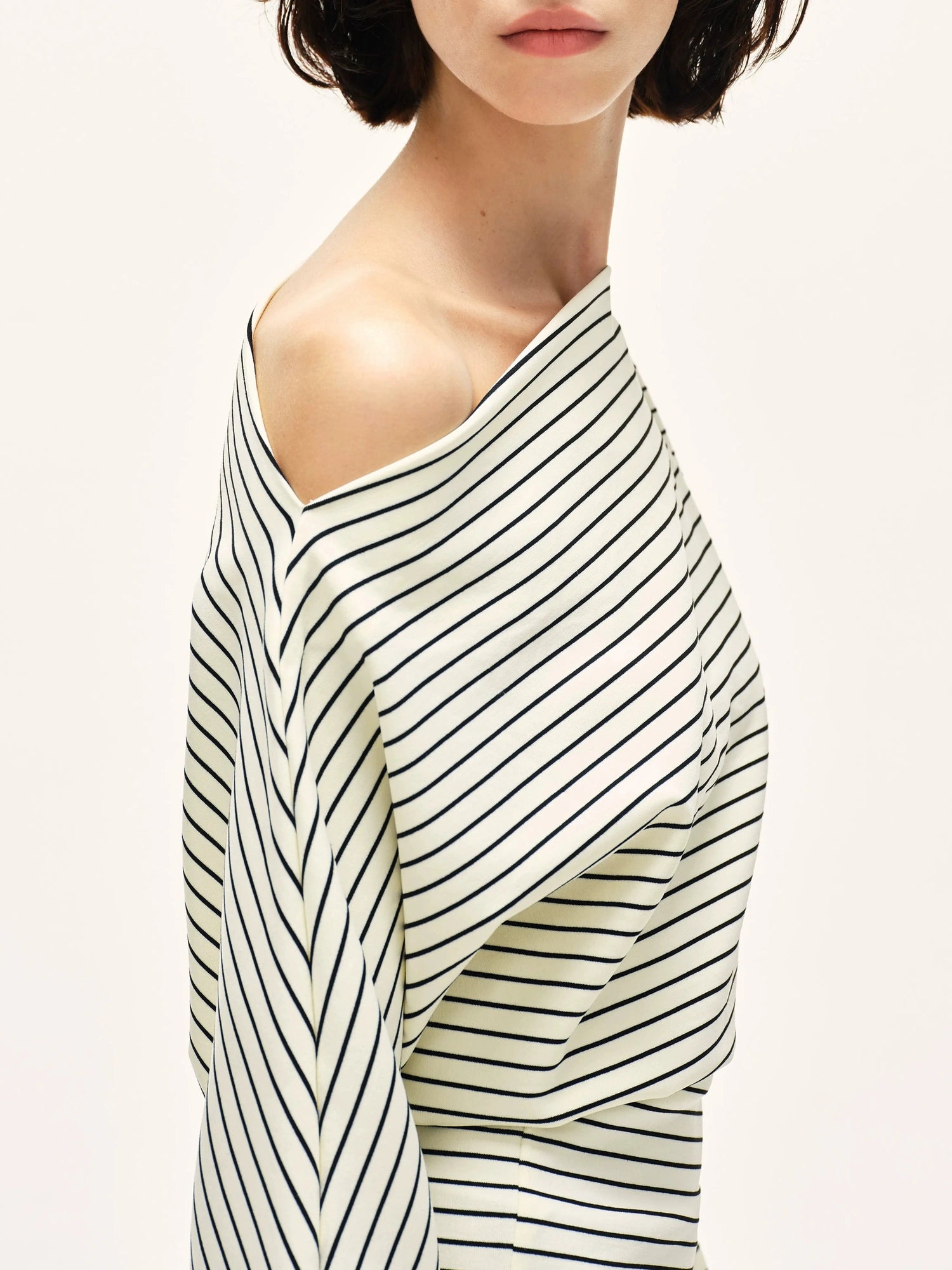 kvkv Asymmetric Black And White Striped T-shirt