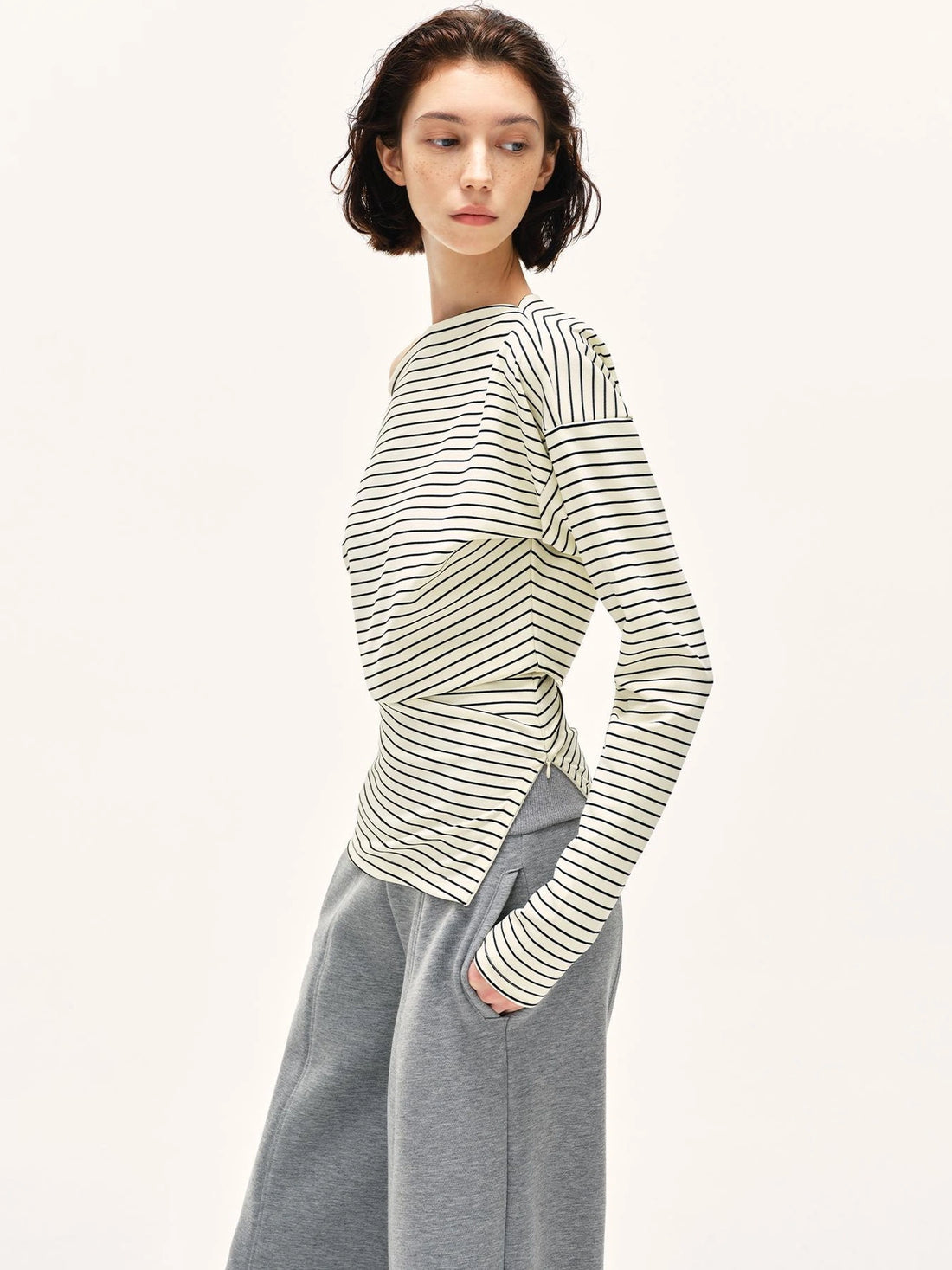 kvkv Asymmetric Black And White Striped T-shirt