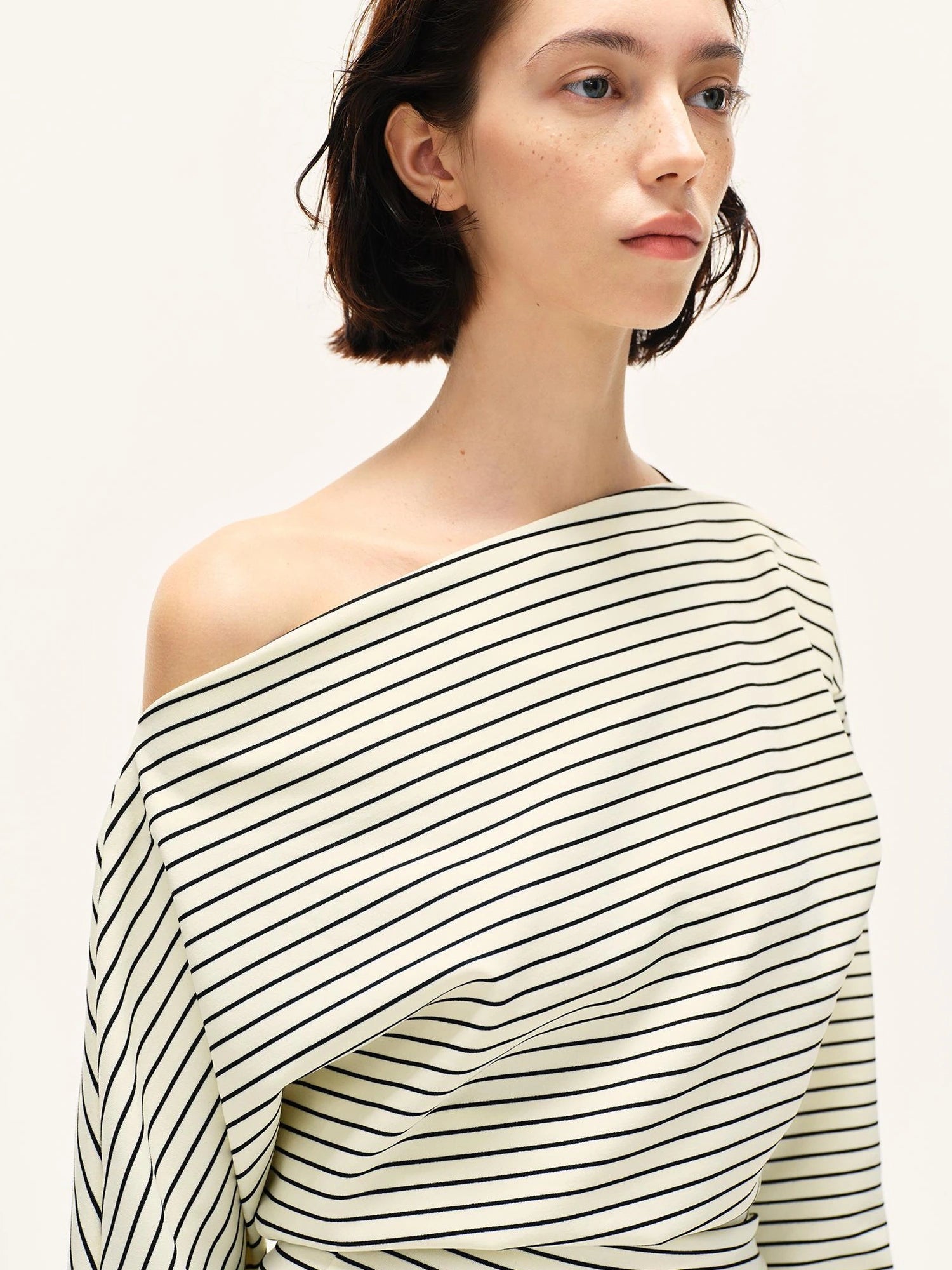 kvkv Asymmetric Black And White Striped T-shirt