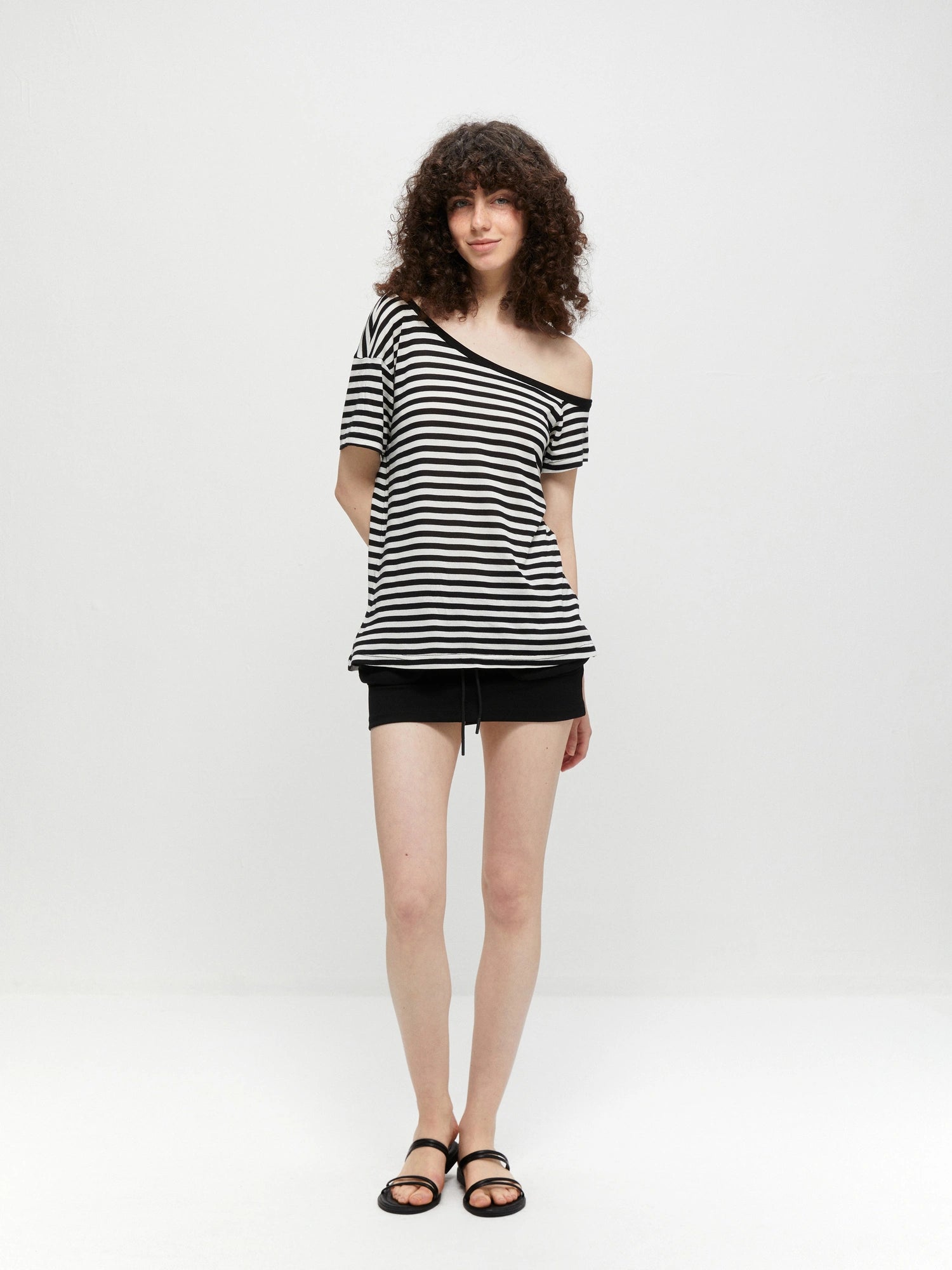 kvkv Asymmetric Stripe Knit V-neck T-shirt Long Sleeve