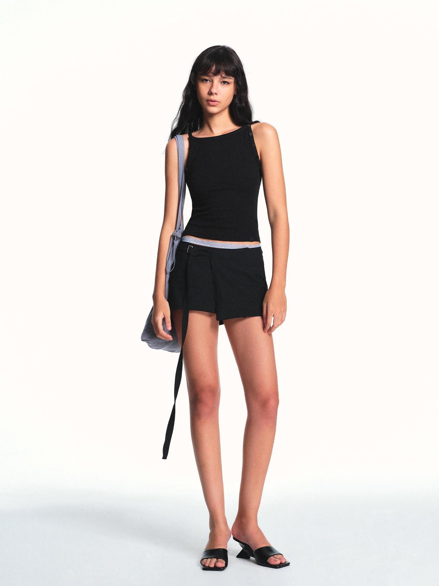 kvkv Black Detachable Button Ribbed Crop Slim Fit Women&